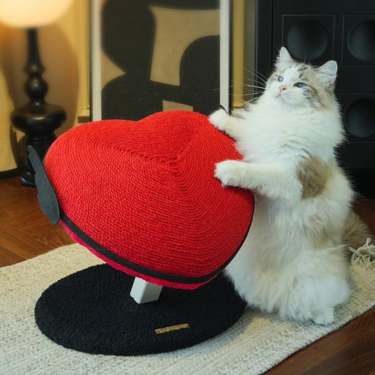 Love-Shaped Cat Scratching Post