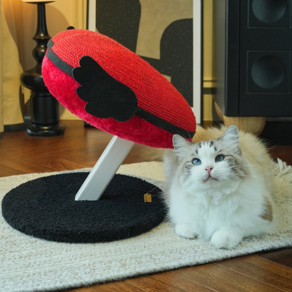 Love-Shaped Cat Scratching Post