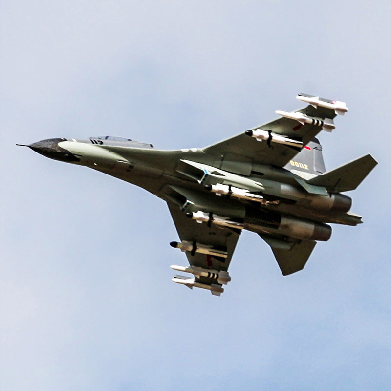 FMS Dual 70mm EDF SU-27 / J-11 PNP fighter jet with missiles in flight, model aircraft