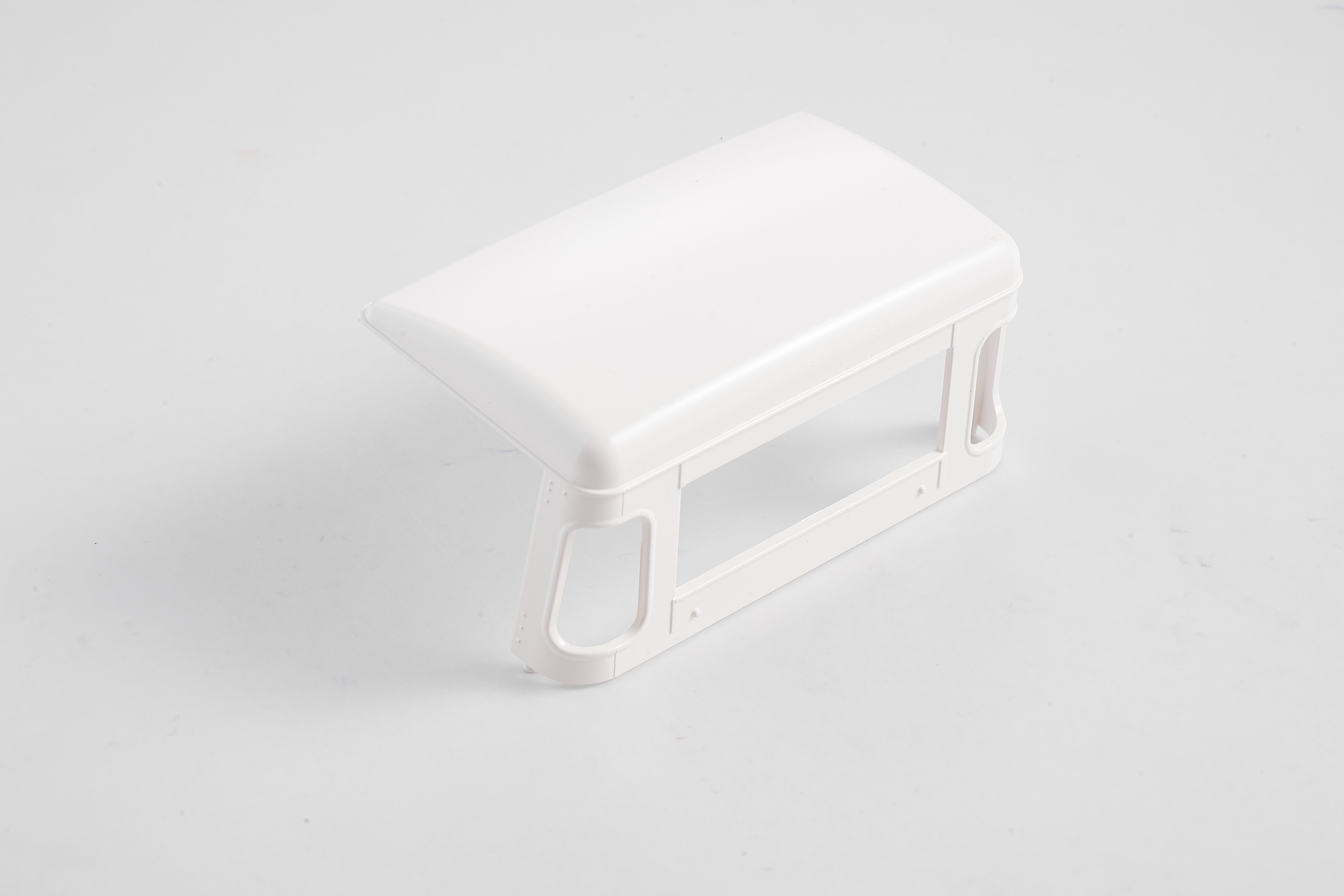 Short white roof accessory for 1:12 scale Land Rover RC model.