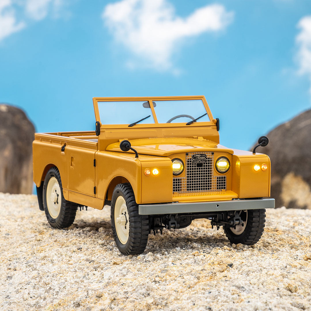 1:12 Land Rover Series II RTR | Scale RC Off-Roader – FMS Hobby
