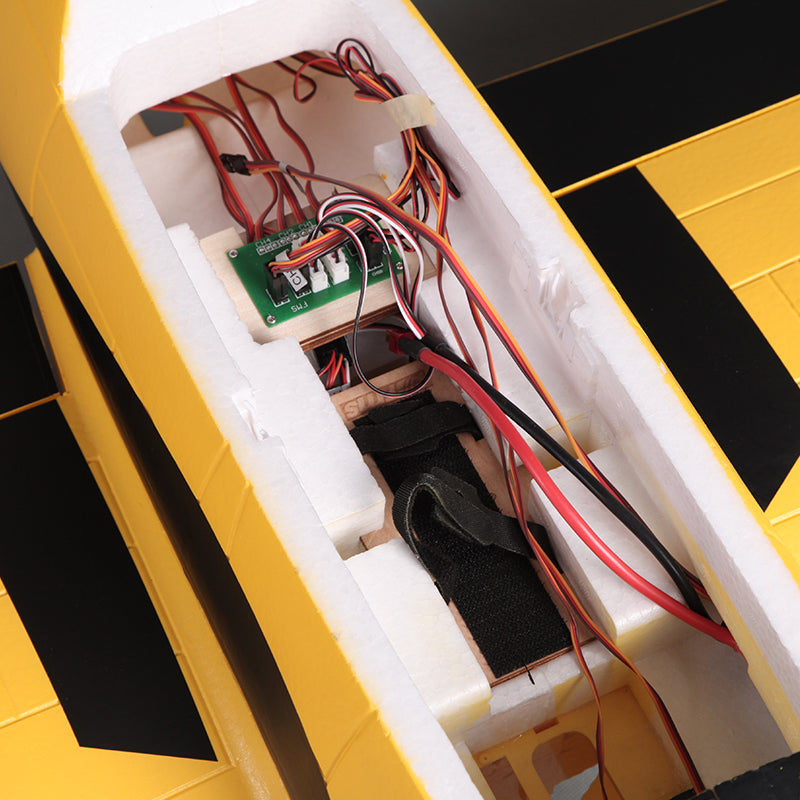 FMS 1400mm T-28D Trojan V4 PNP wiring and electronics bay showing multi-connector system and servos.