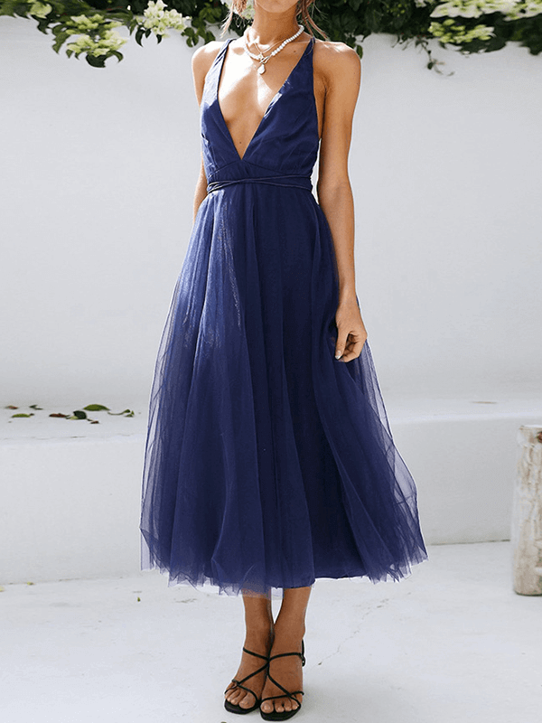 Schickes, Bauschiges Midi-Trapezkleid aus fließendem Tüll, rückenfrei, mit zarten Trägern und V-Ausschnitt für Damen, ideal für Cocktailpartys-Embercourt