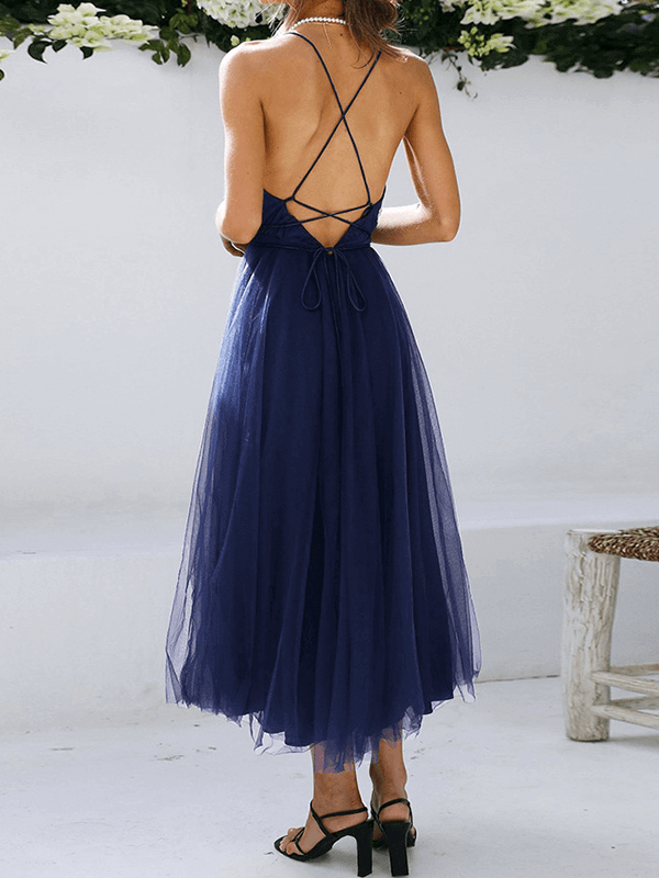 Schickes, Bauschiges Midi-Trapezkleid aus fließendem Tüll, rückenfrei, mit zarten Trägern und V-Ausschnitt für Damen, ideal für Cocktailpartys-Embercourt
