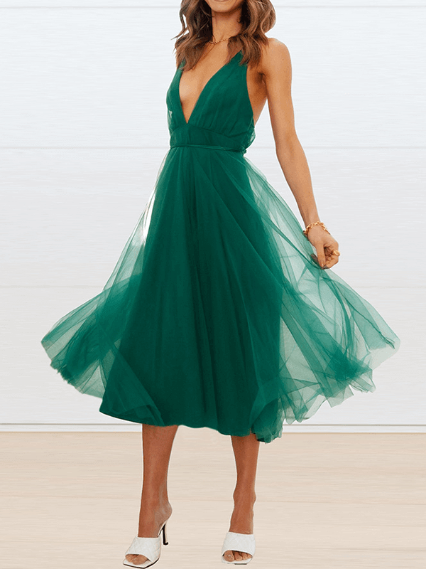 Schickes, Bauschiges Midi-Trapezkleid aus fließendem Tüll, rückenfrei, mit zarten Trägern und V-Ausschnitt für Damen, ideal für Cocktailpartys-Embercourt