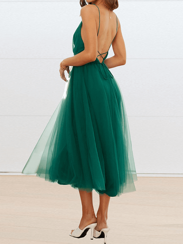 Schickes, Bauschiges Midi-Trapezkleid aus fließendem Tüll, rückenfrei, mit zarten Trägern und V-Ausschnitt für Damen, ideal für Cocktailpartys-Embercourt