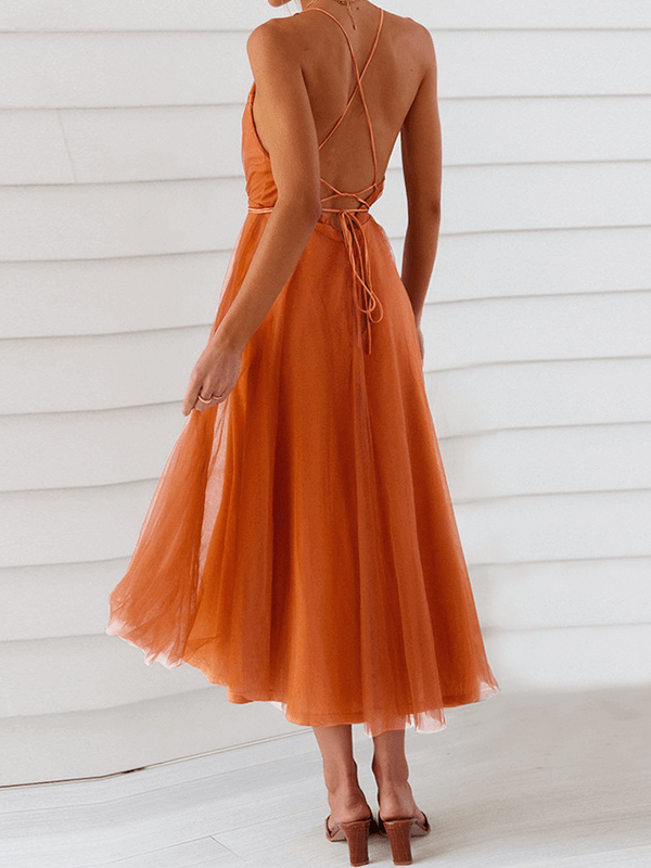 Schickes, Bauschiges Midi-Trapezkleid aus fließendem Tüll, rückenfrei, mit zarten Trägern und V-Ausschnitt für Damen, ideal für Cocktailpartys-Embercourt