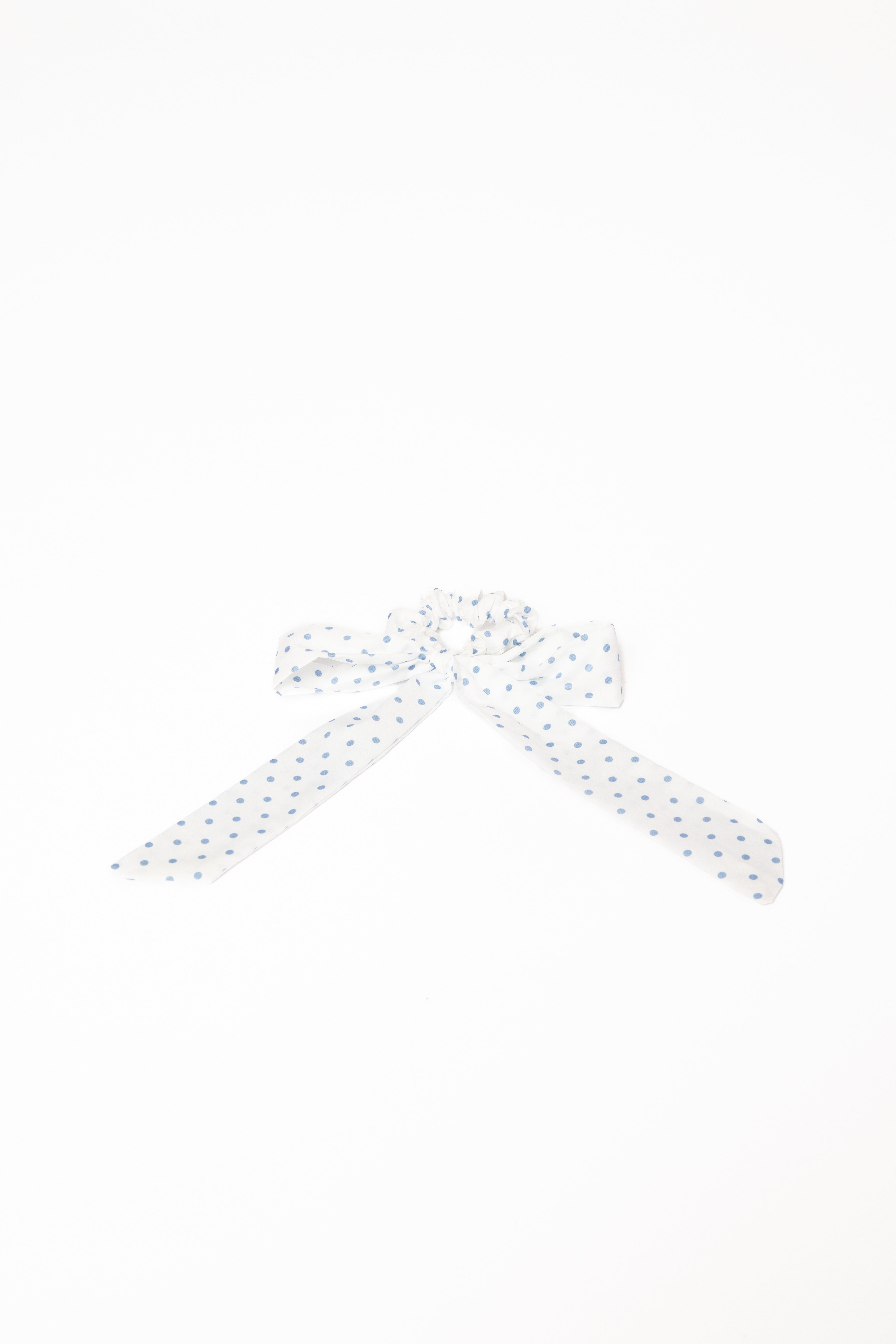 Cass Bow Scrunchie - White-Lovveek