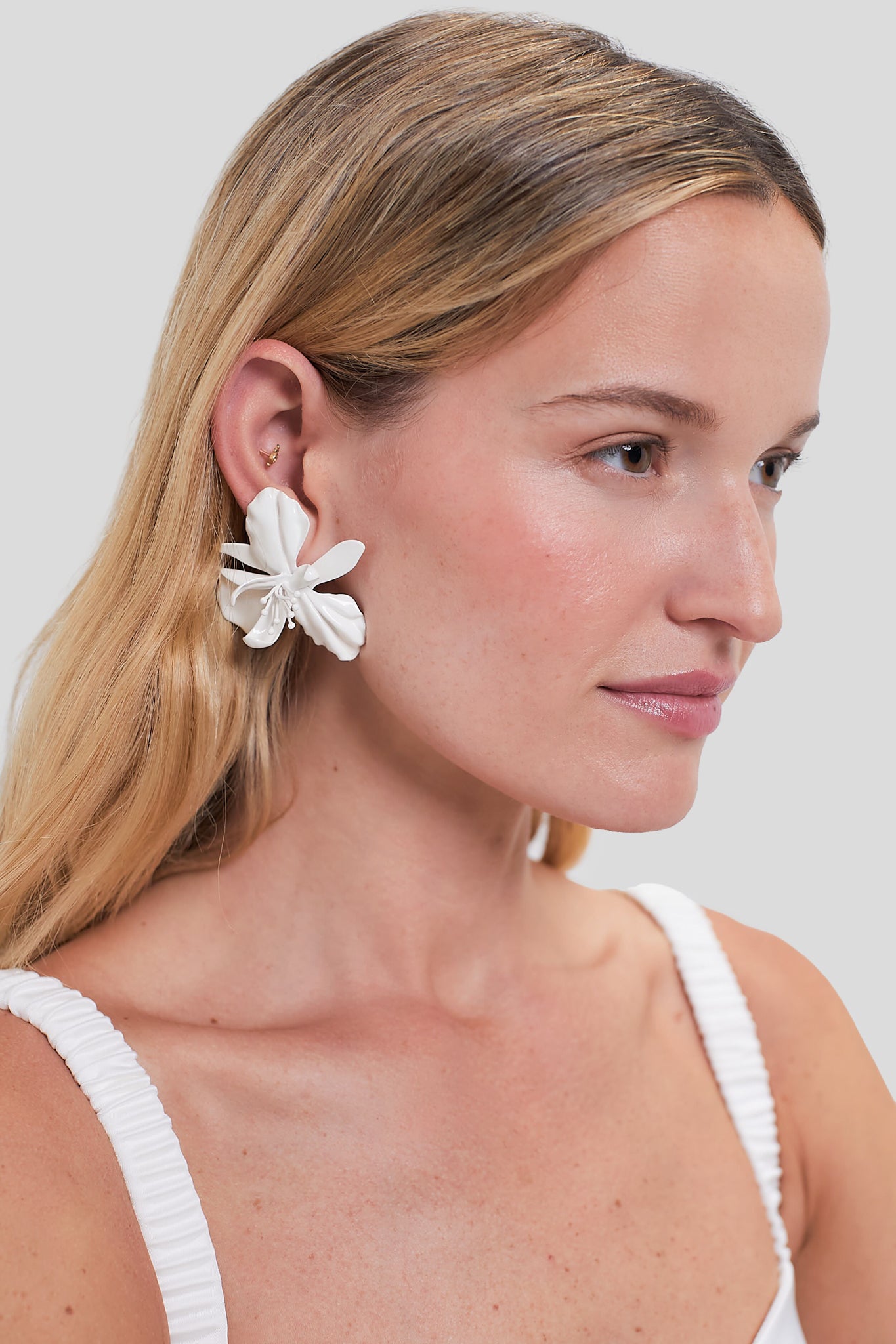 White Mila Earring-Get Girly
