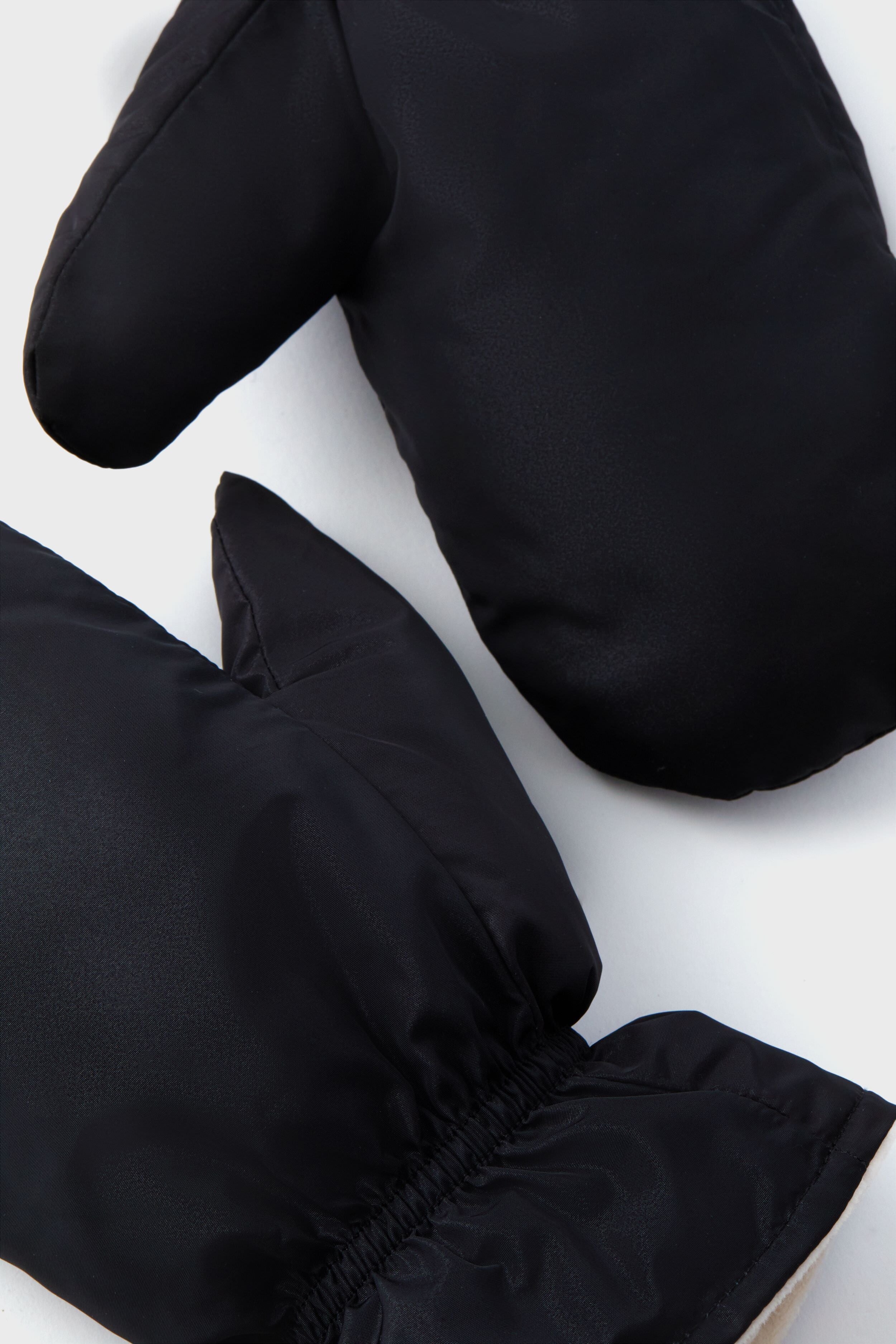 Black Apres Ski Mitten-Get Girly