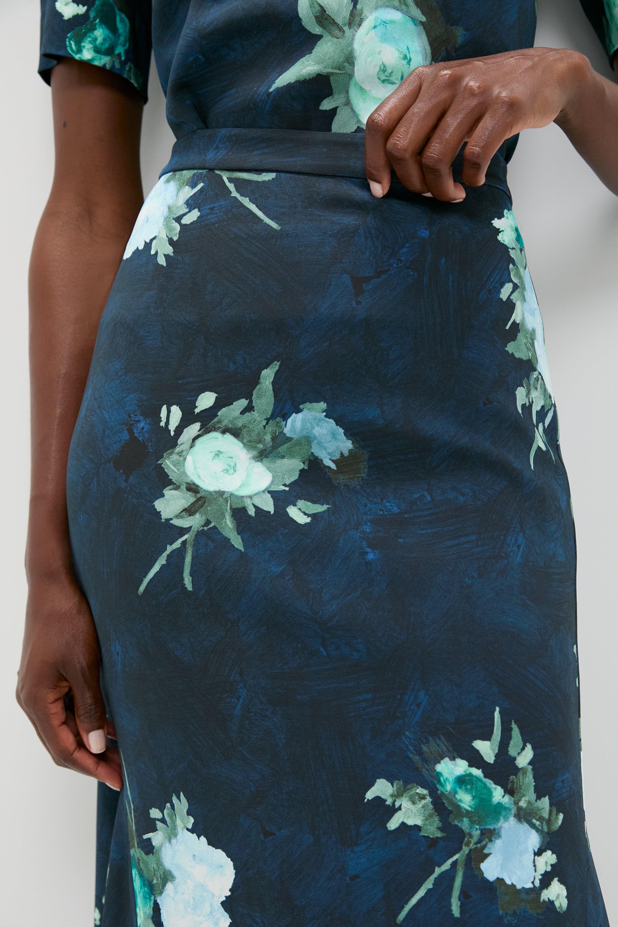 Abstract Rose Navy Fluted Midi Skirt-Get Girly