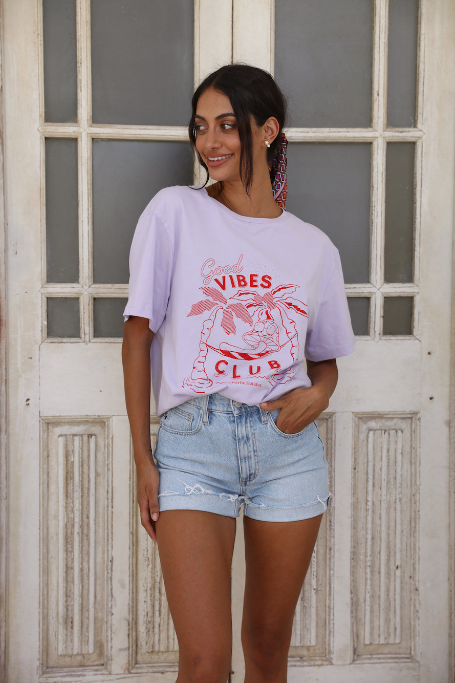 CHARLIE HOLIDAY Good Vibes Club Boyfriend Tee Lilac-Trogz
