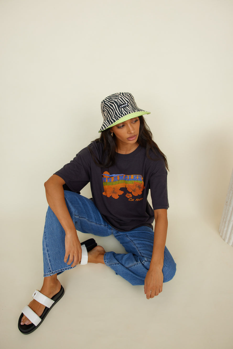 LEVI'S Reversible Bucket Hat Black And Ecru-Trogz