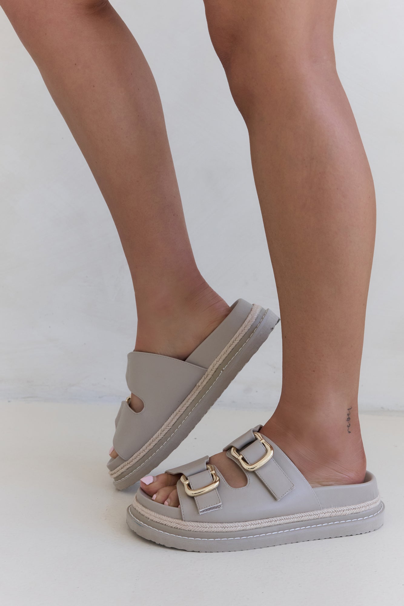 Alessia Sandals Stone-Trogz
