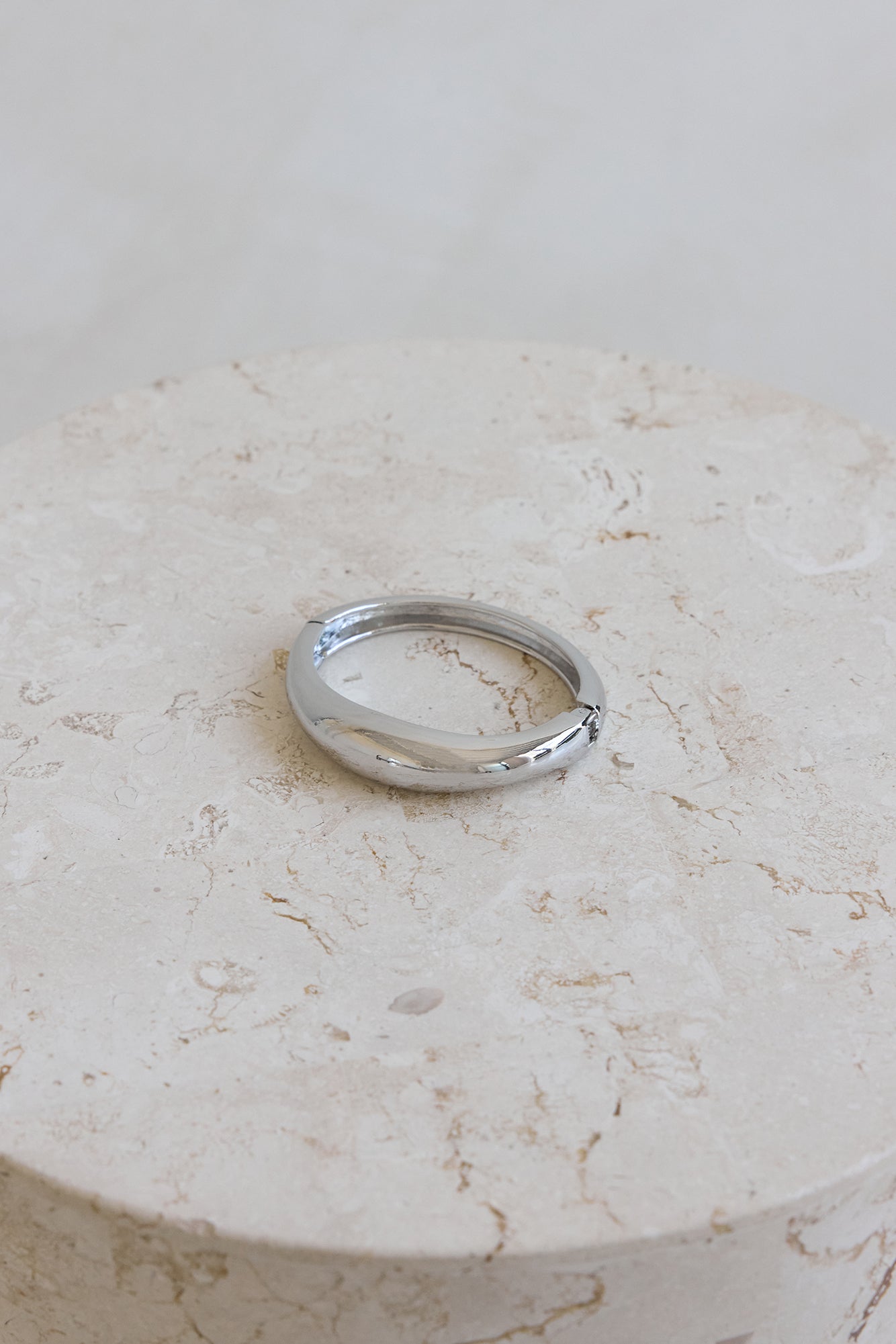 Simple Loves Bangle Silver-Trogz