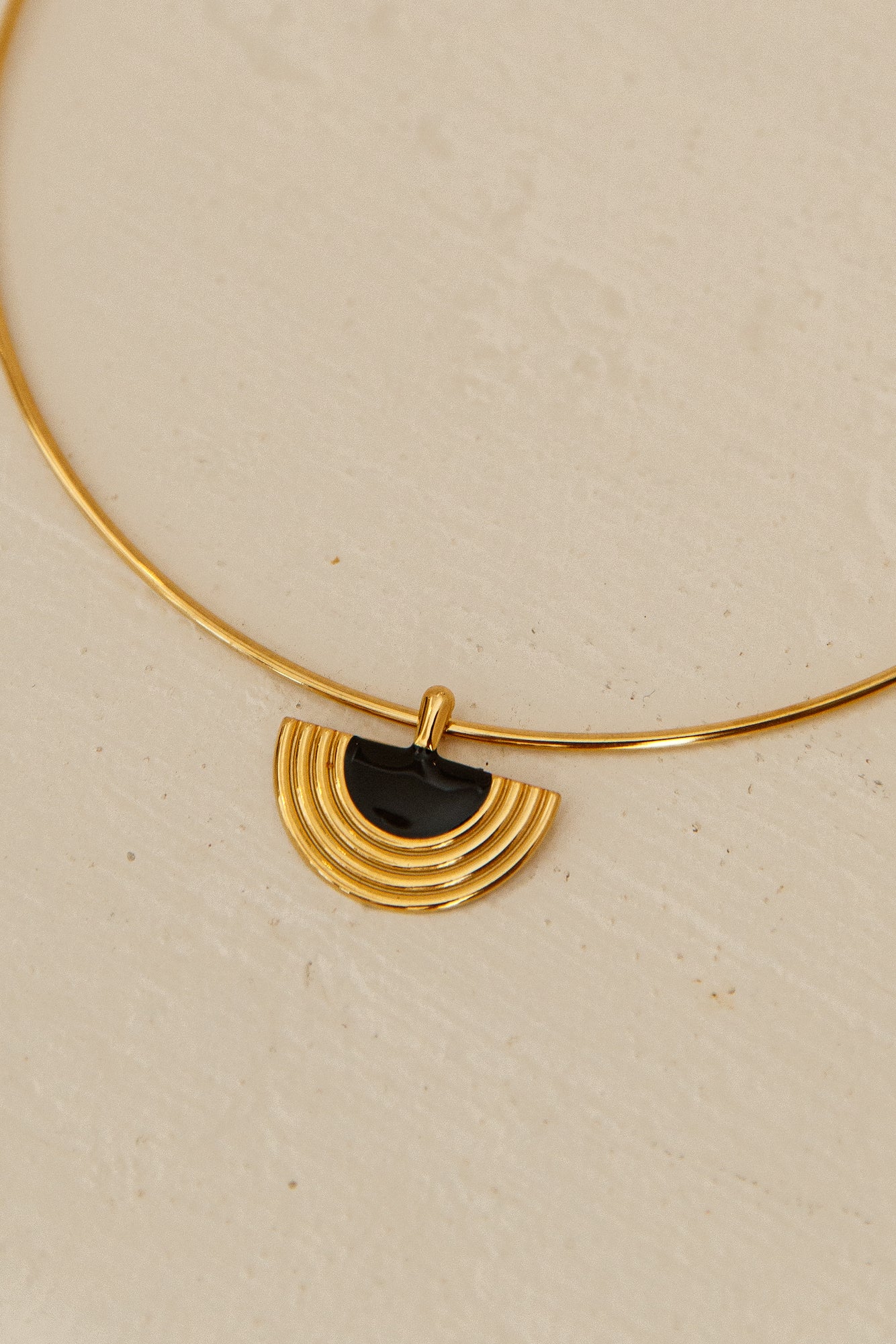 18k Gold Plated Luna Glow Necklace Gold-Trogz