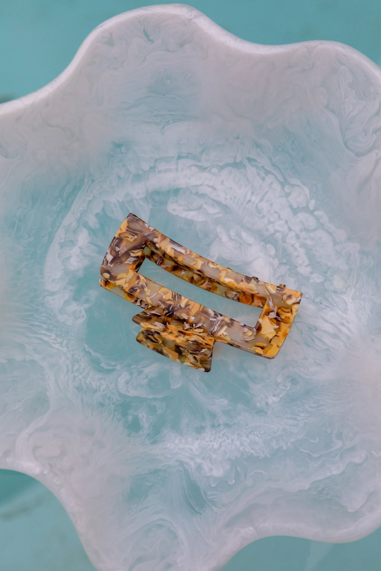 Dixie Claw Clip Brown-Trogz