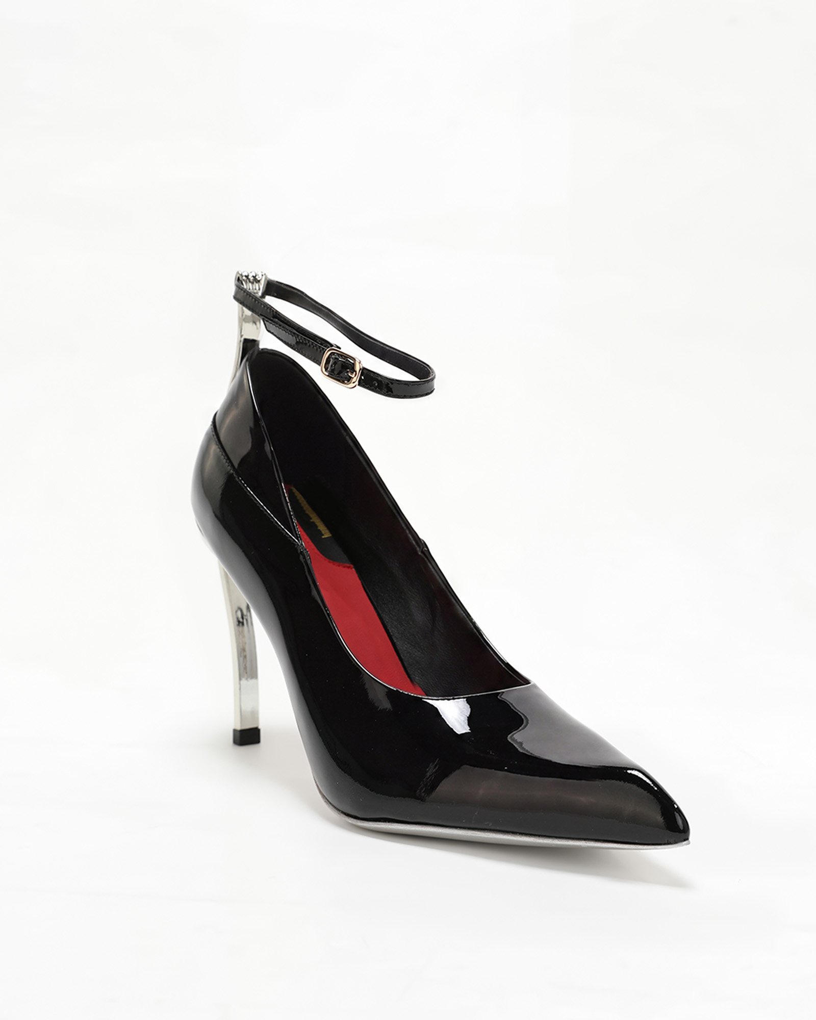 Kyara Patent Leather Pumps In Black