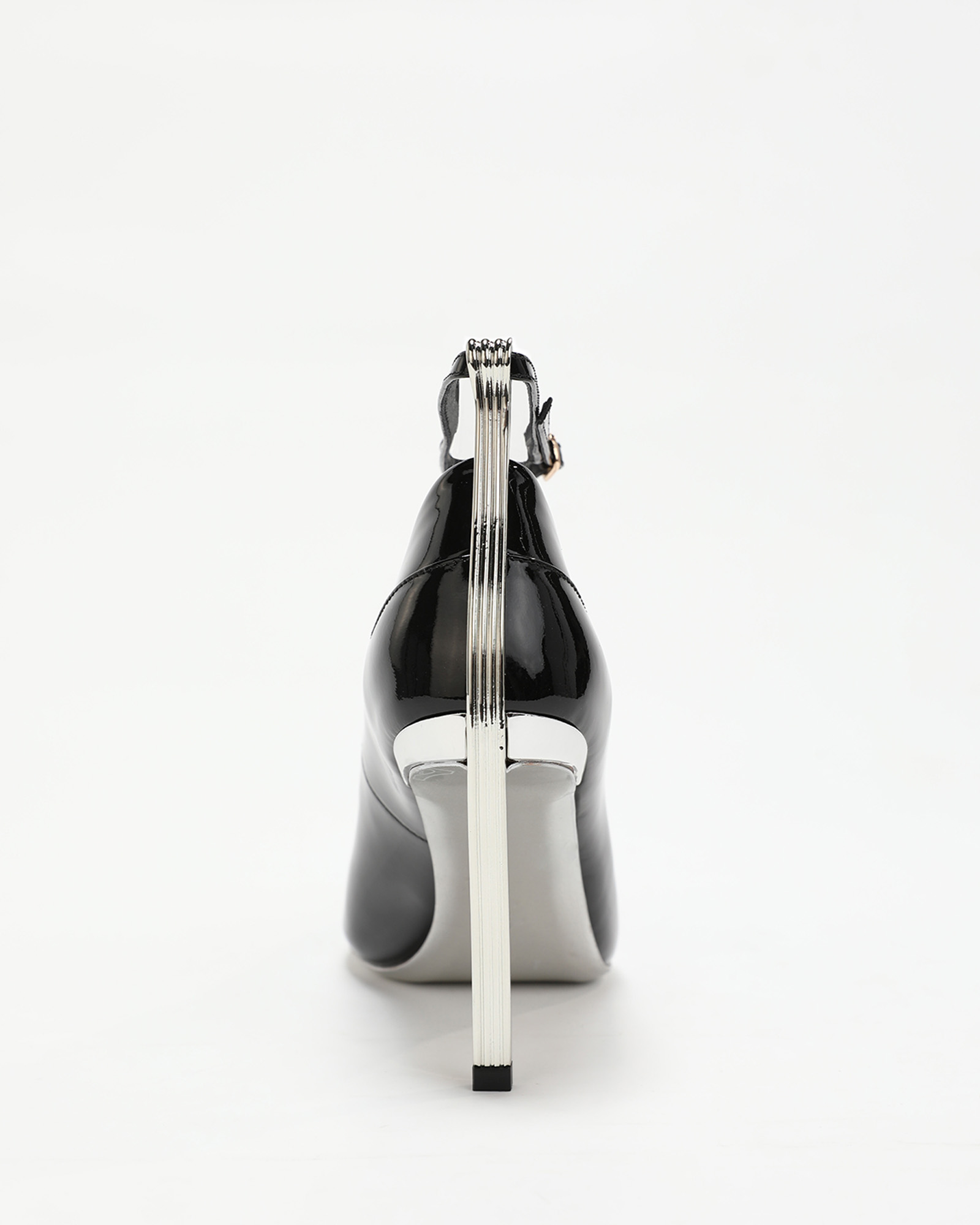 Kyara Patent Leather Pumps In Black