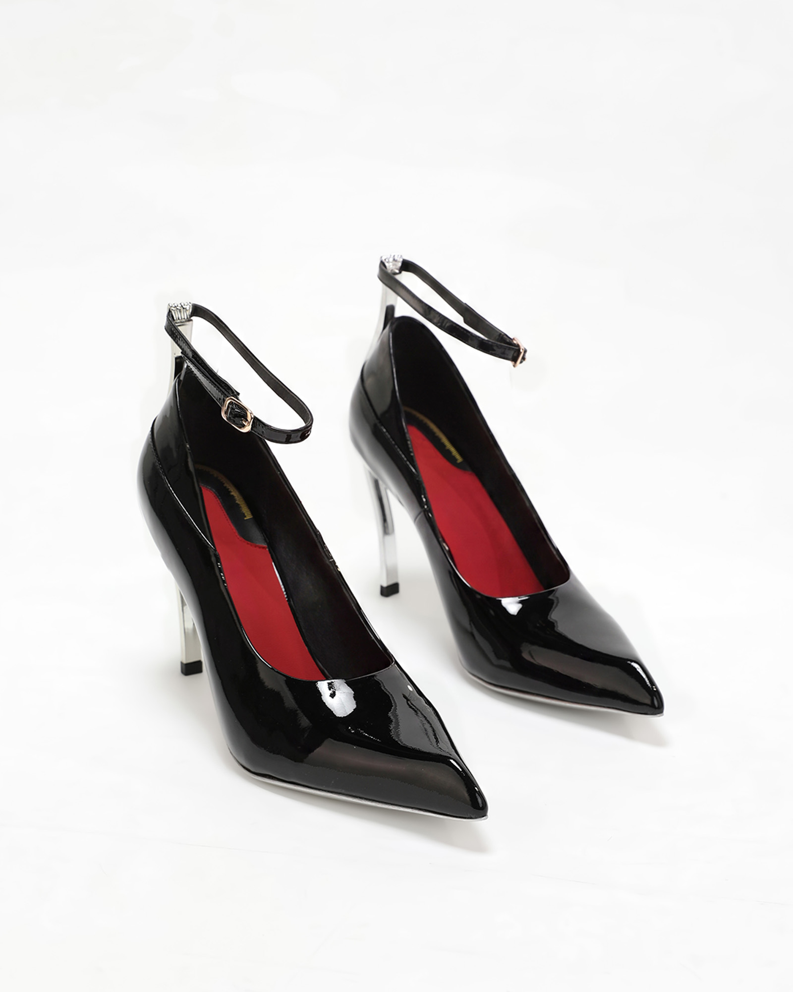 Kyara Patent Leather Pumps In Black