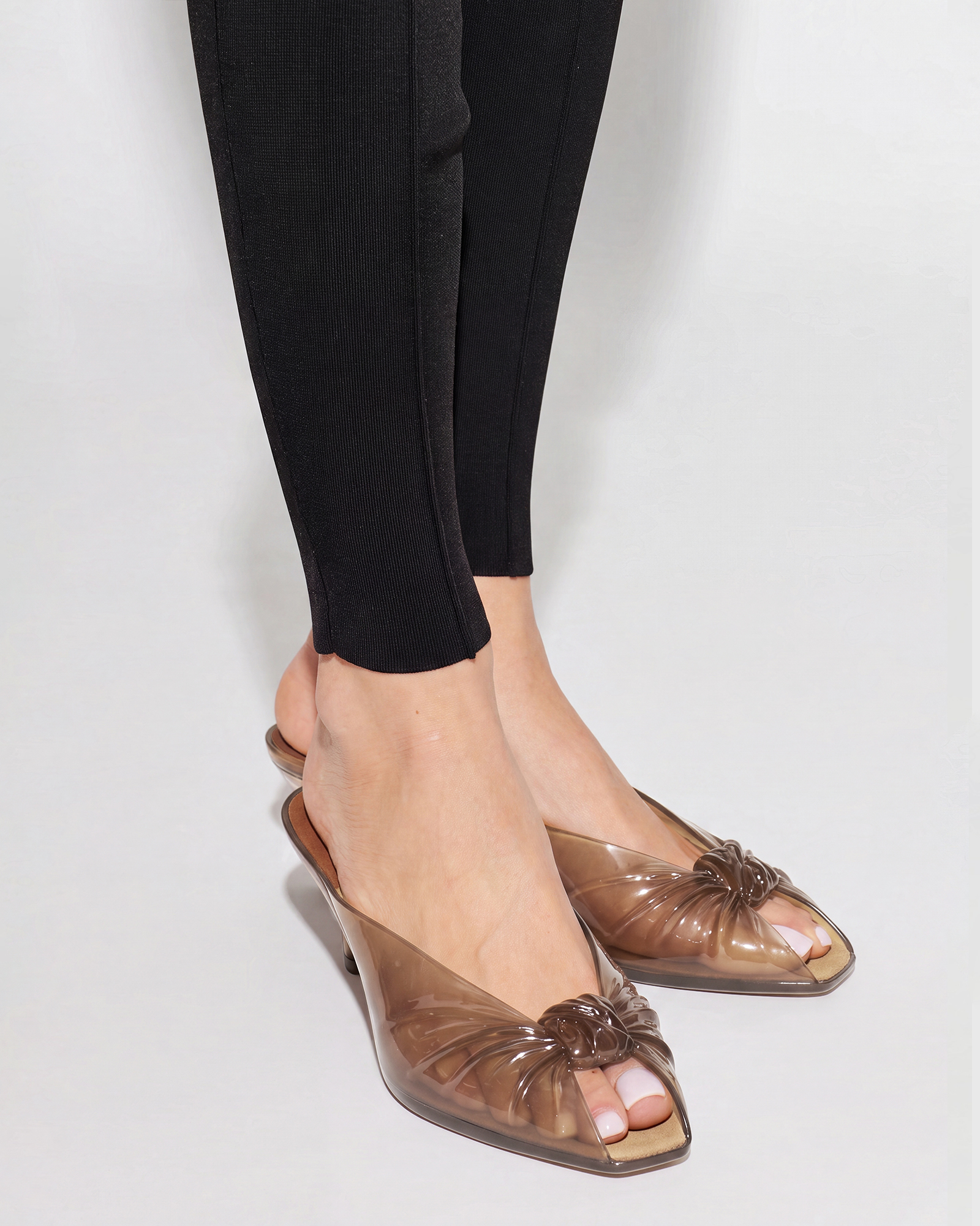 Laney Knot jelly Mules In Brown