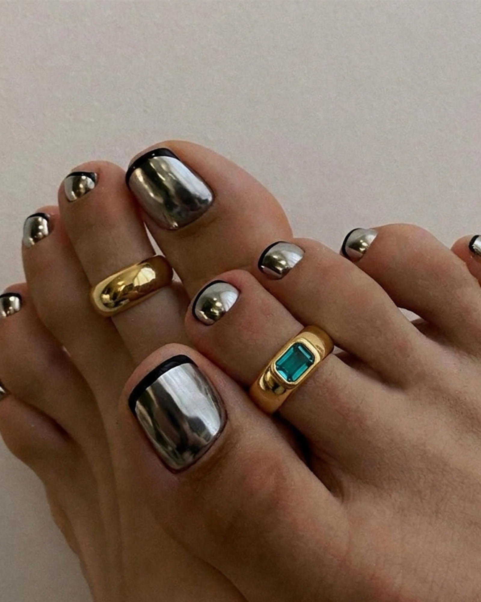 Golden Gem Toe Ring Set