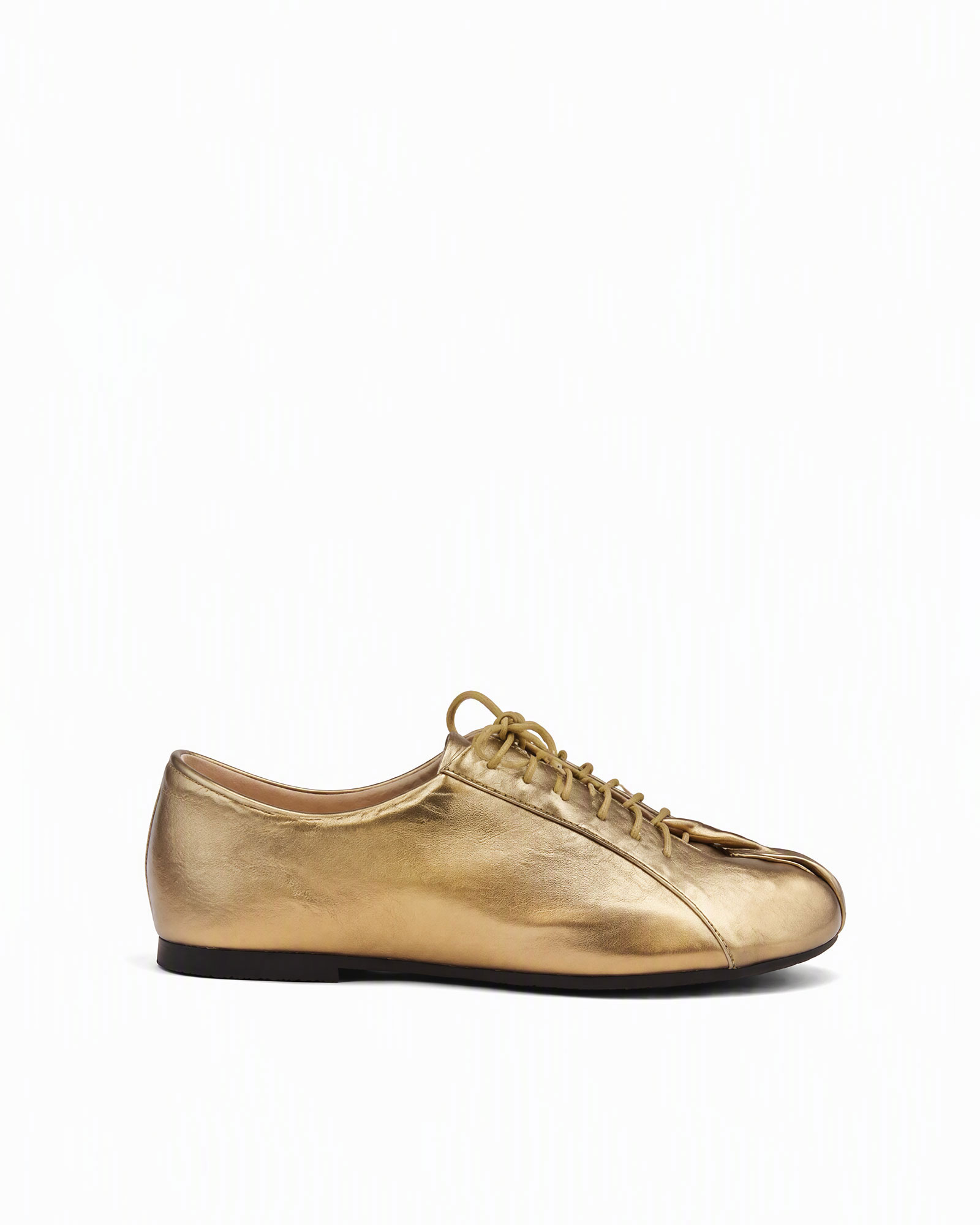 Pacorro Lace Up Tabi Flats In Gold