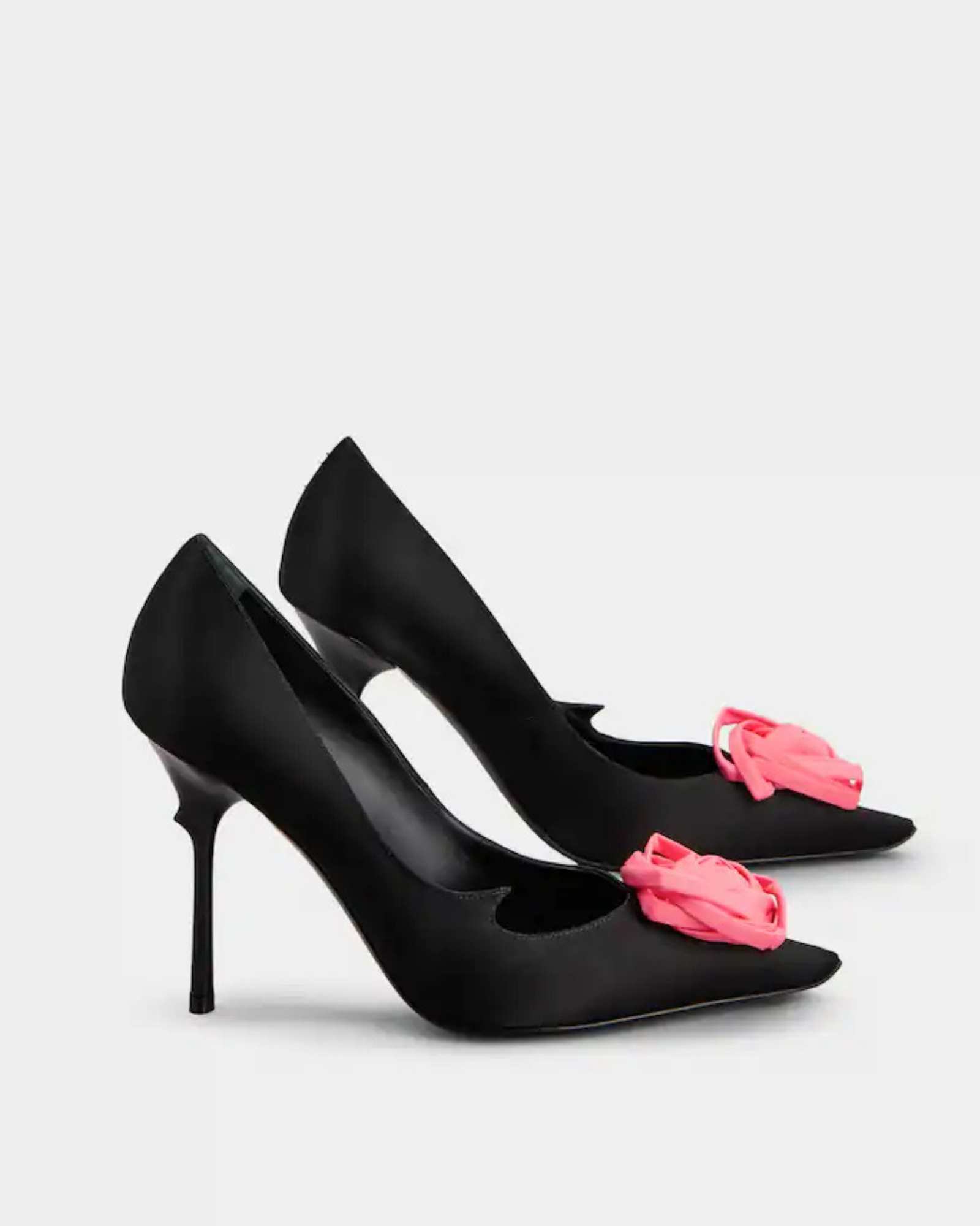 Ishild Pink Rose Satin Pumps In Black