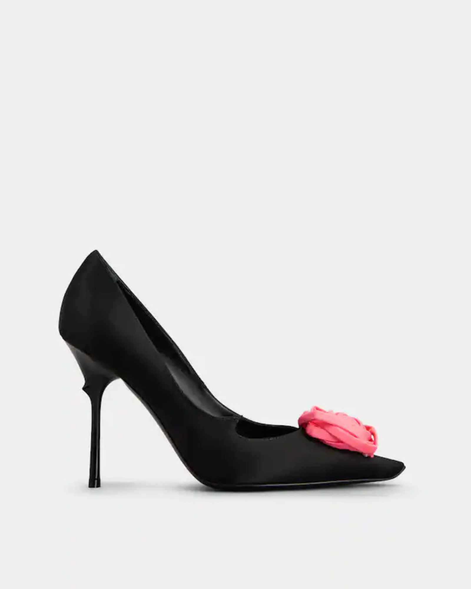 Ishild Pink Rose Satin Pumps In Black