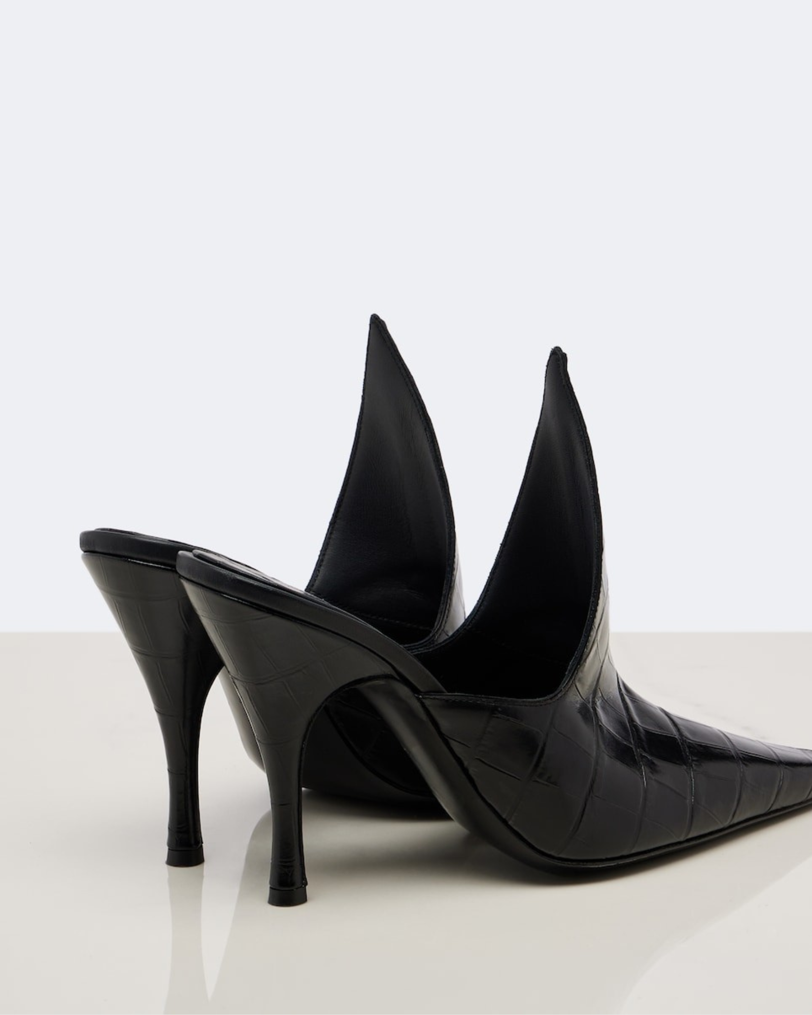 Nəfəs Crocodile Print Mules In Black