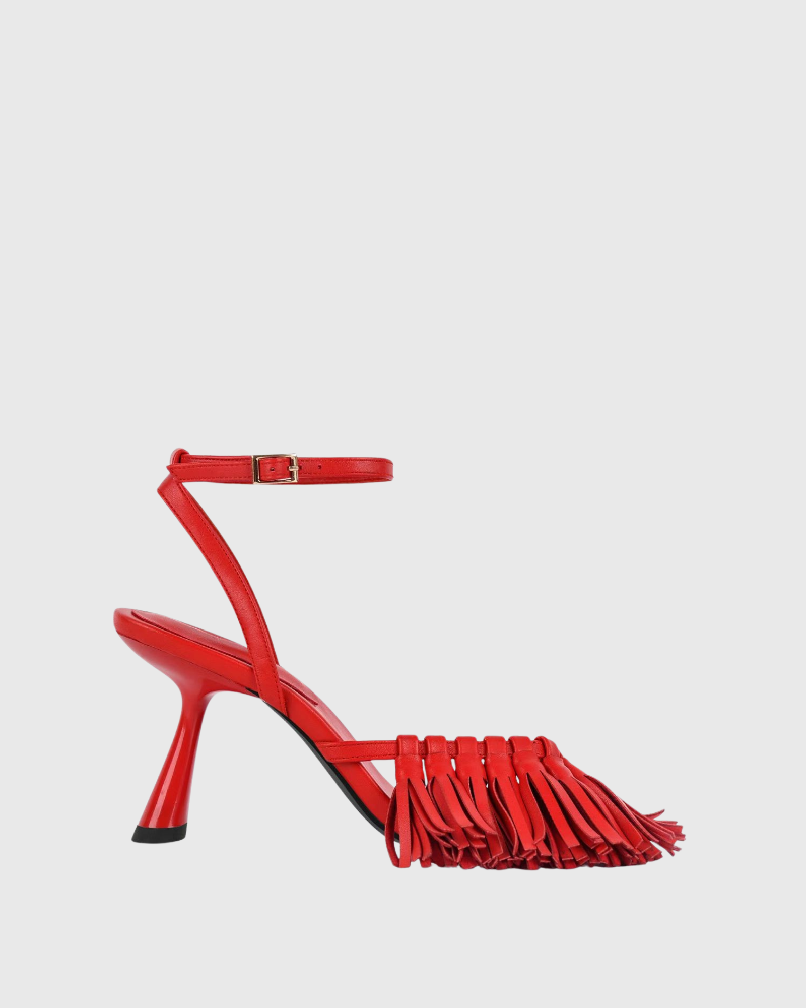 Shiori Fringe Strap Thong Sandals In Red