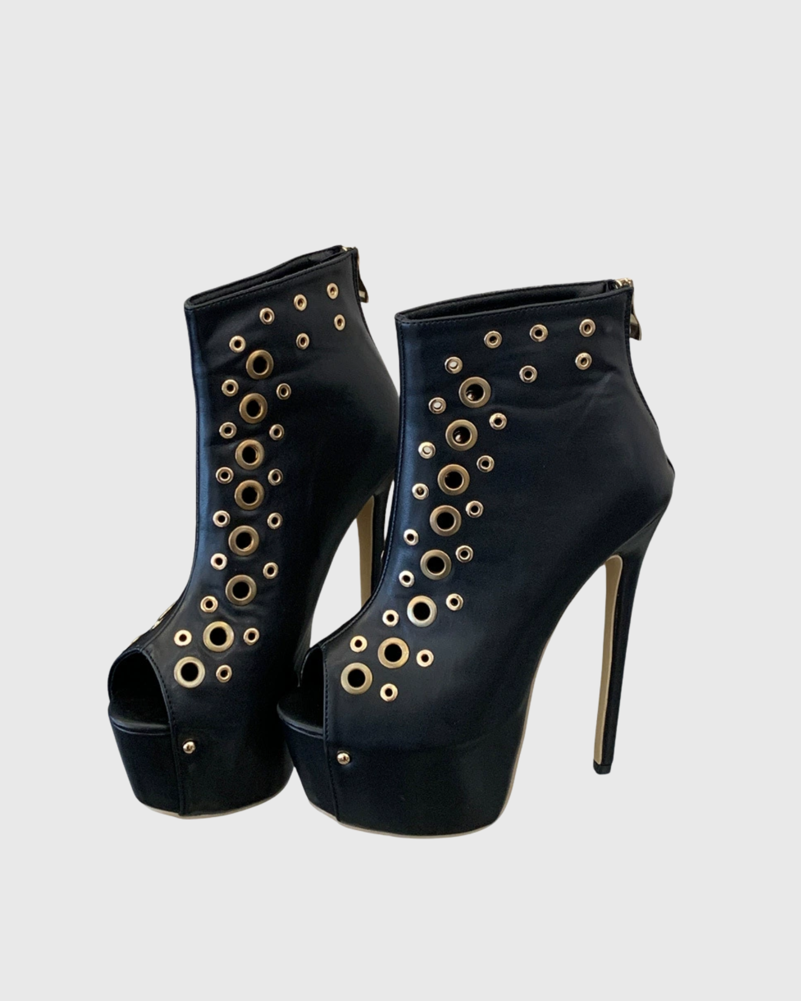 Mare Eyelet Platform Ankle Boots In Black