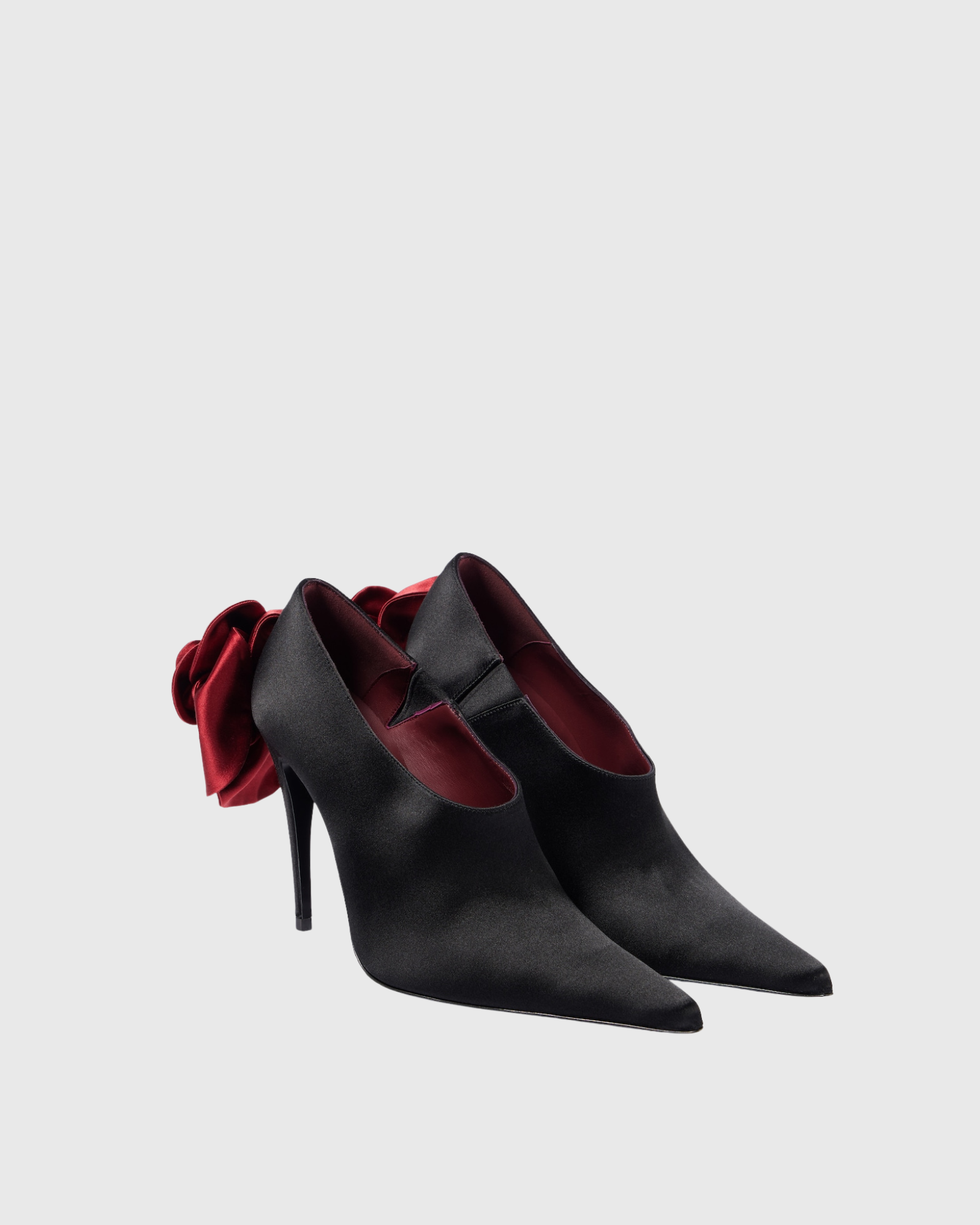 Isotta Flower Glove Pumps In Black