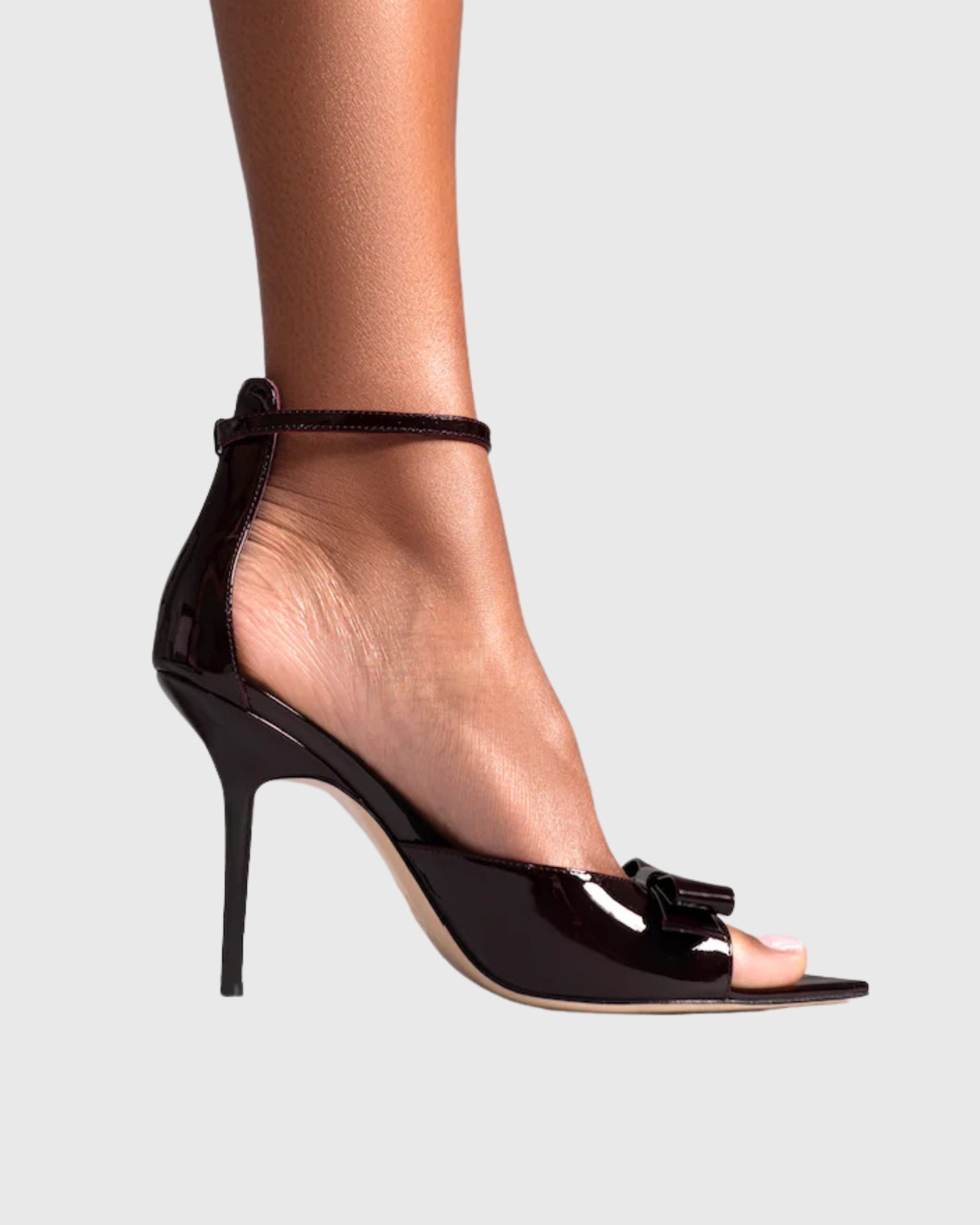 Octavia Bow Open Toe Sandals In Burgundy 