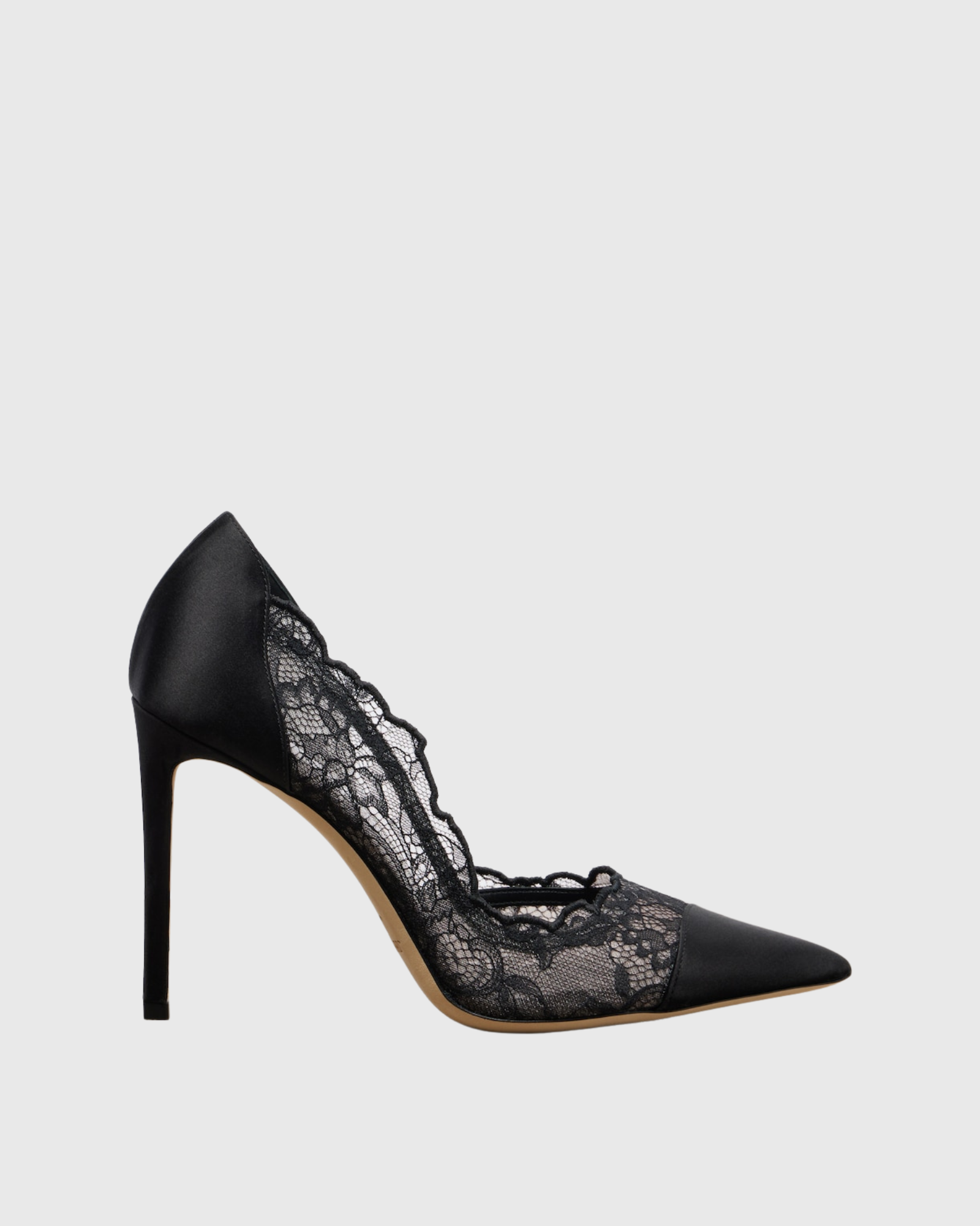 Milada Lace Pumps In Black