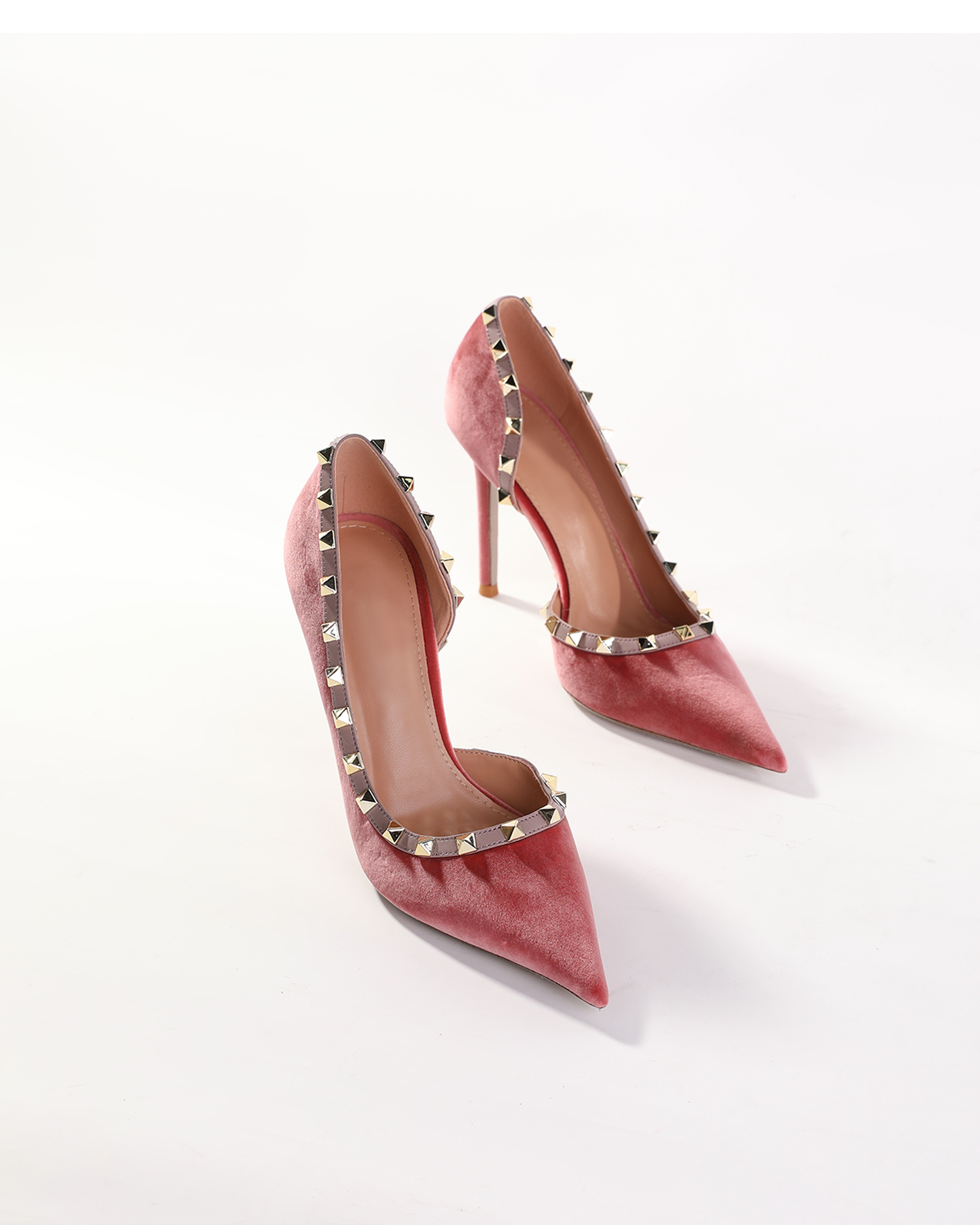 Nella Side Cut Rivet Pumps In Peach