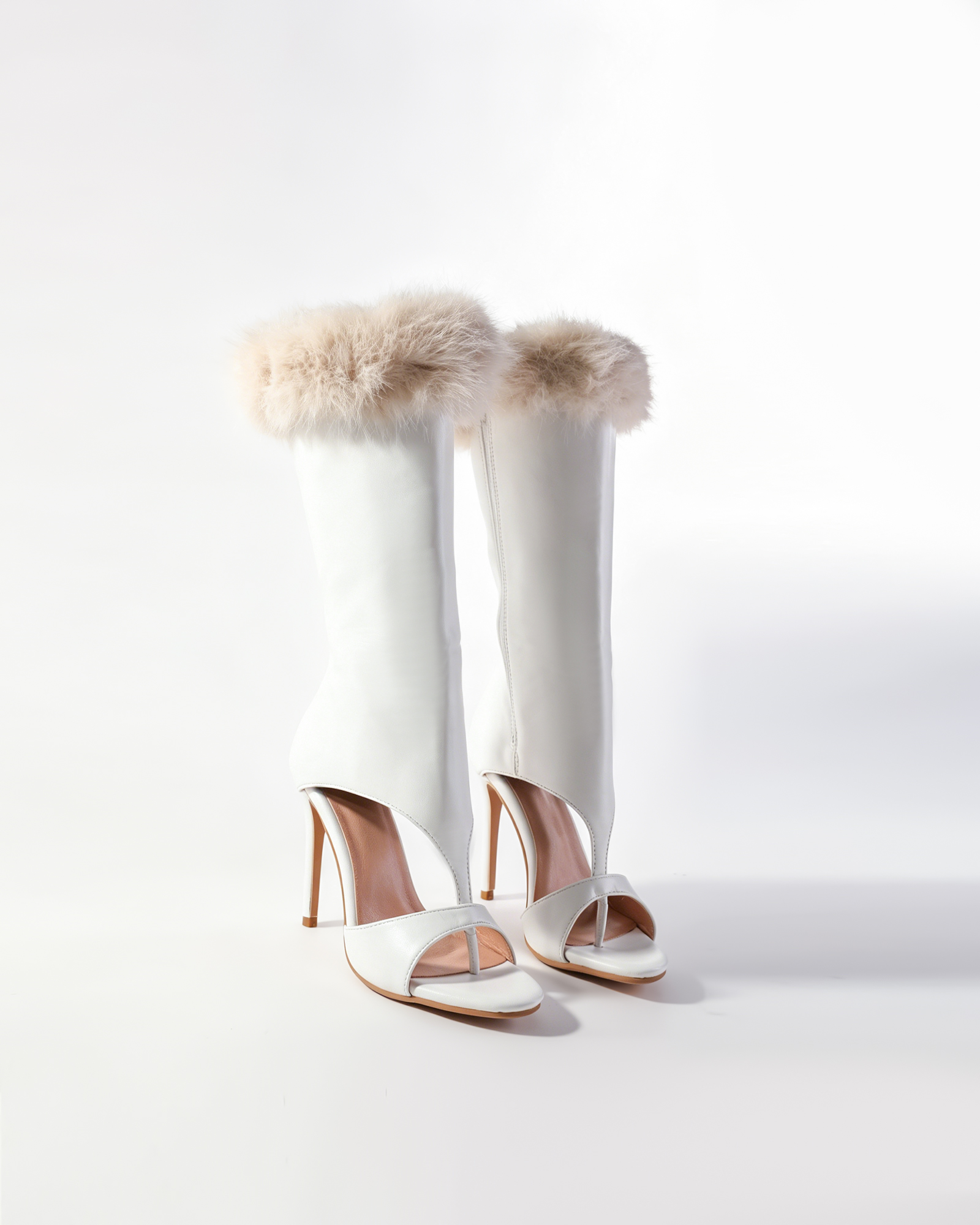 Alfreda Faux Fur Trimmed Thong Sandals In White