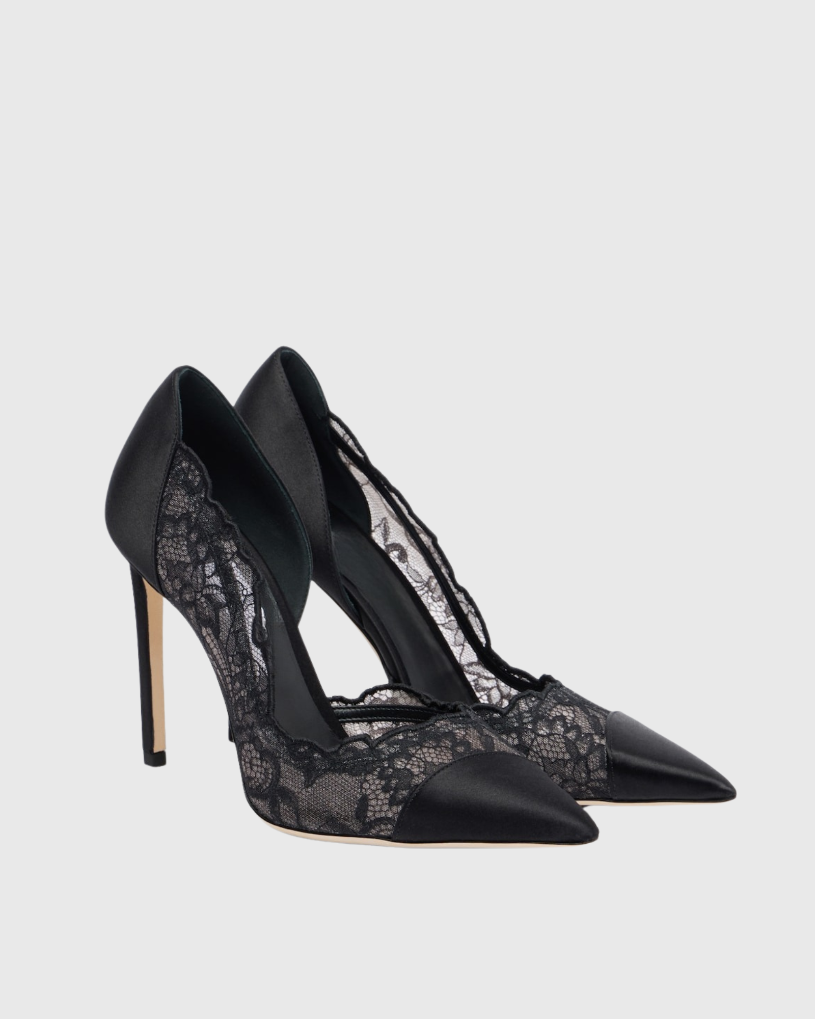 Milada Lace Pumps In Black