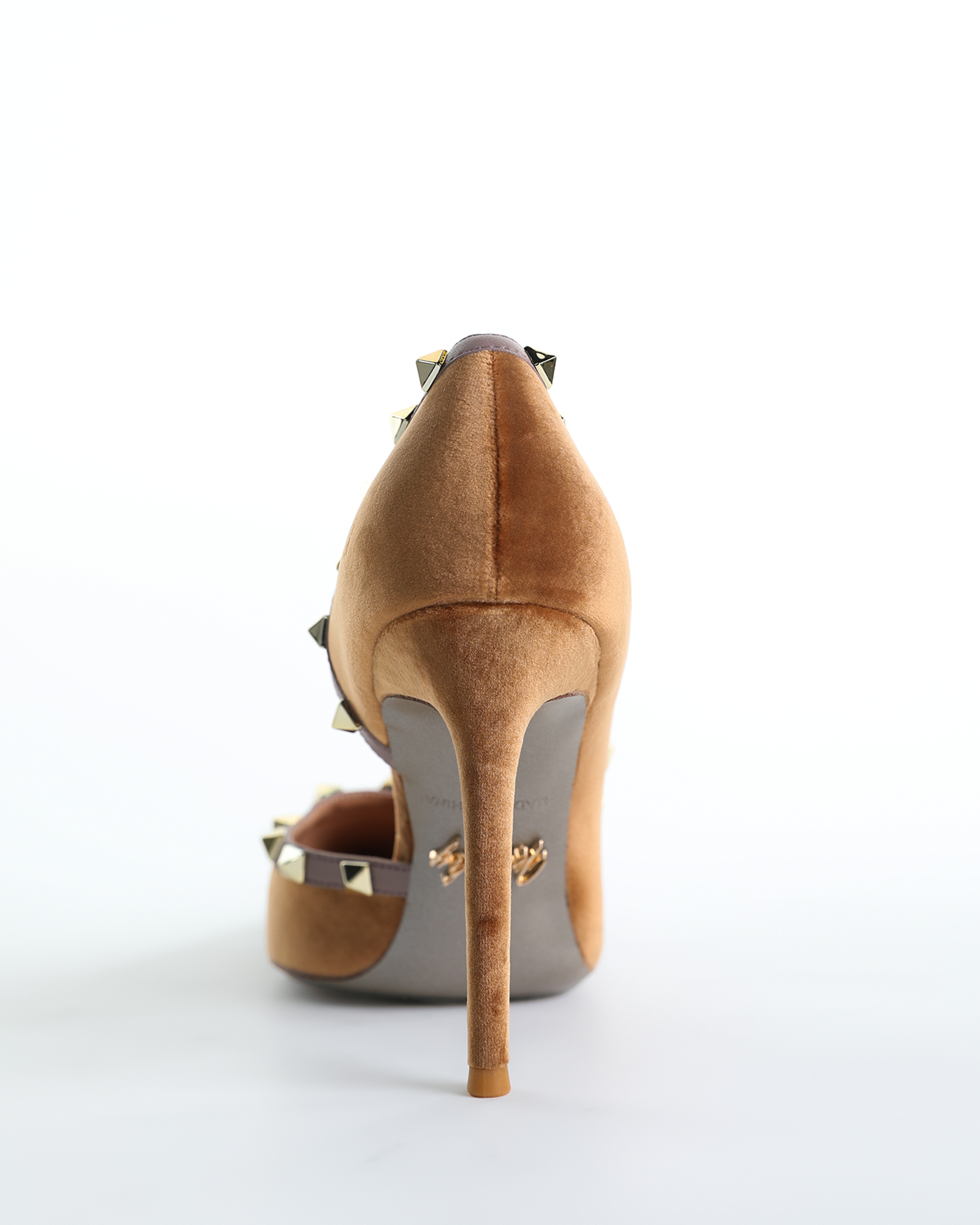 Nella Side Cut Rivet Pumps In Mocha