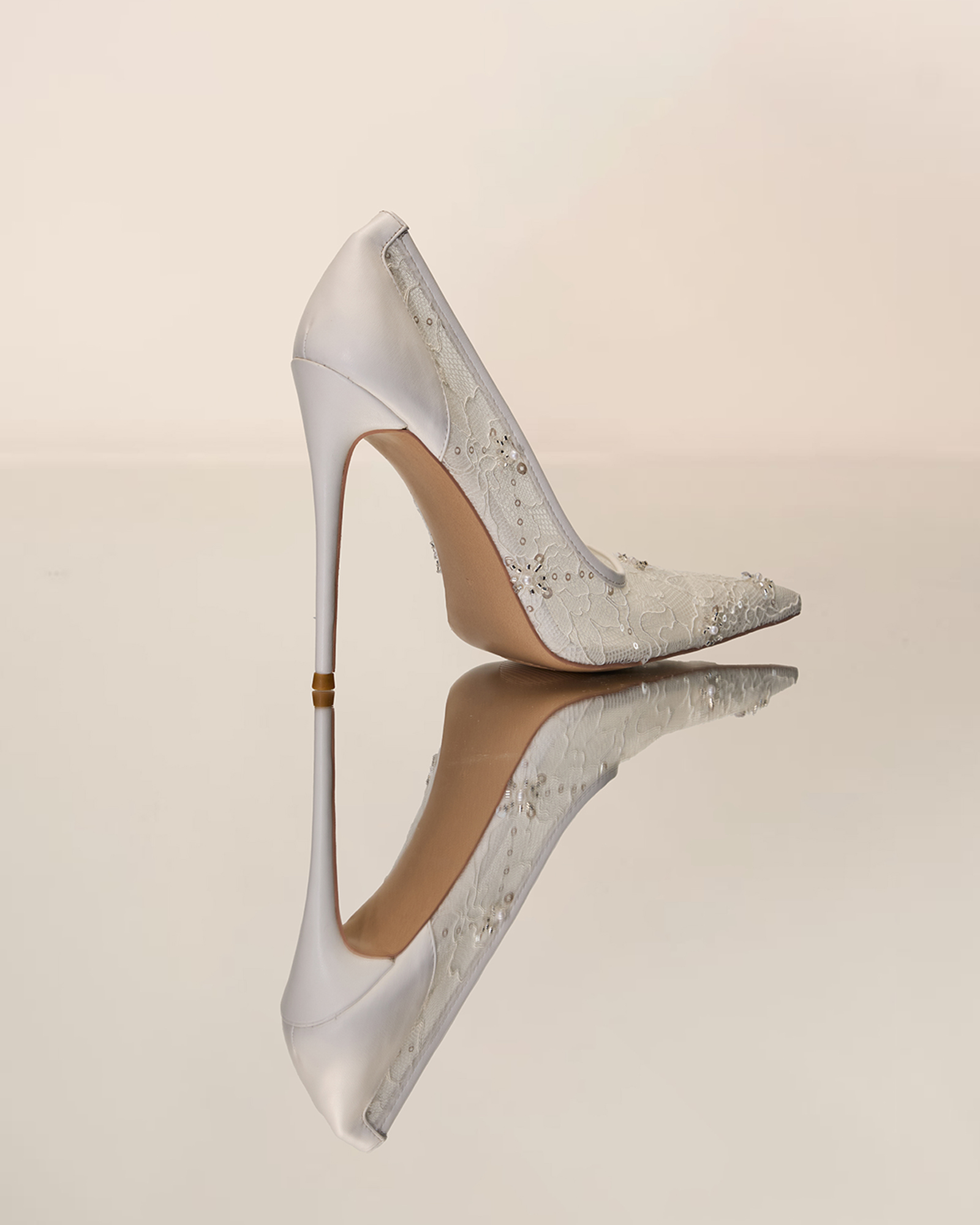Jorie Lace Splicing Pumps In White
