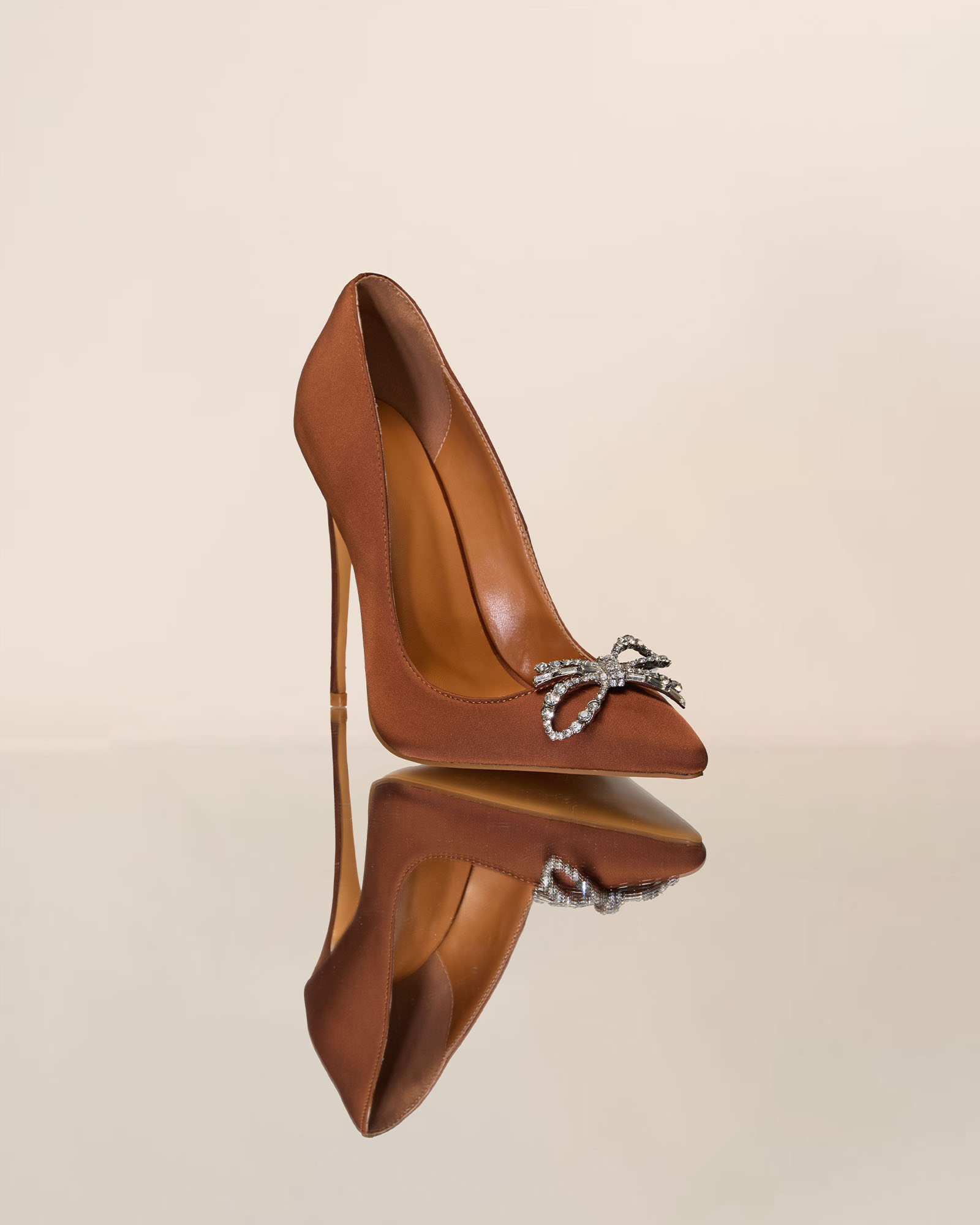Fedora Crystal Bow Pumps In Mocha