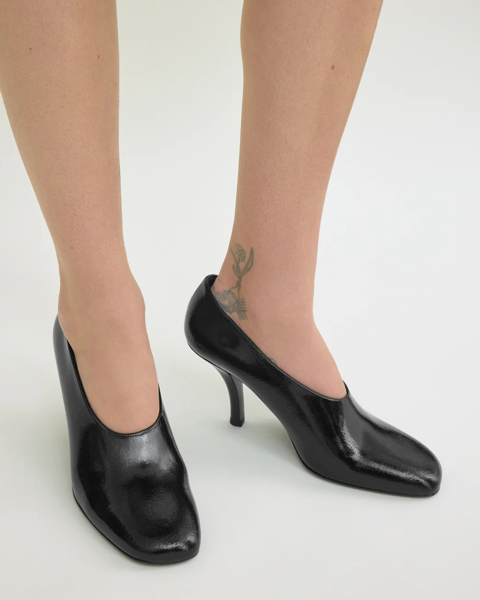 Jakki Glove Ballet Pumps In Black