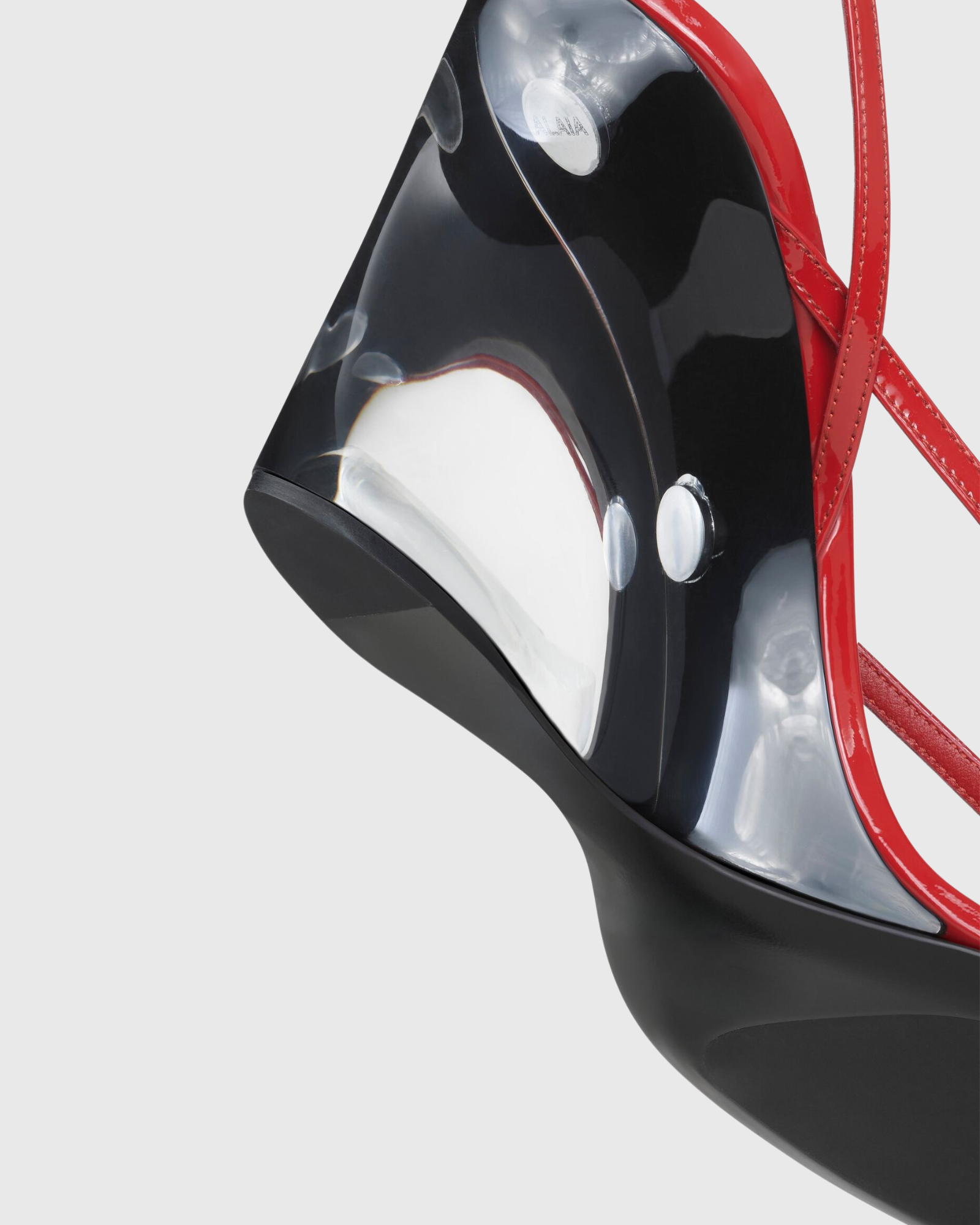 Ilda Wedge Cross Thong Sandals In Red 