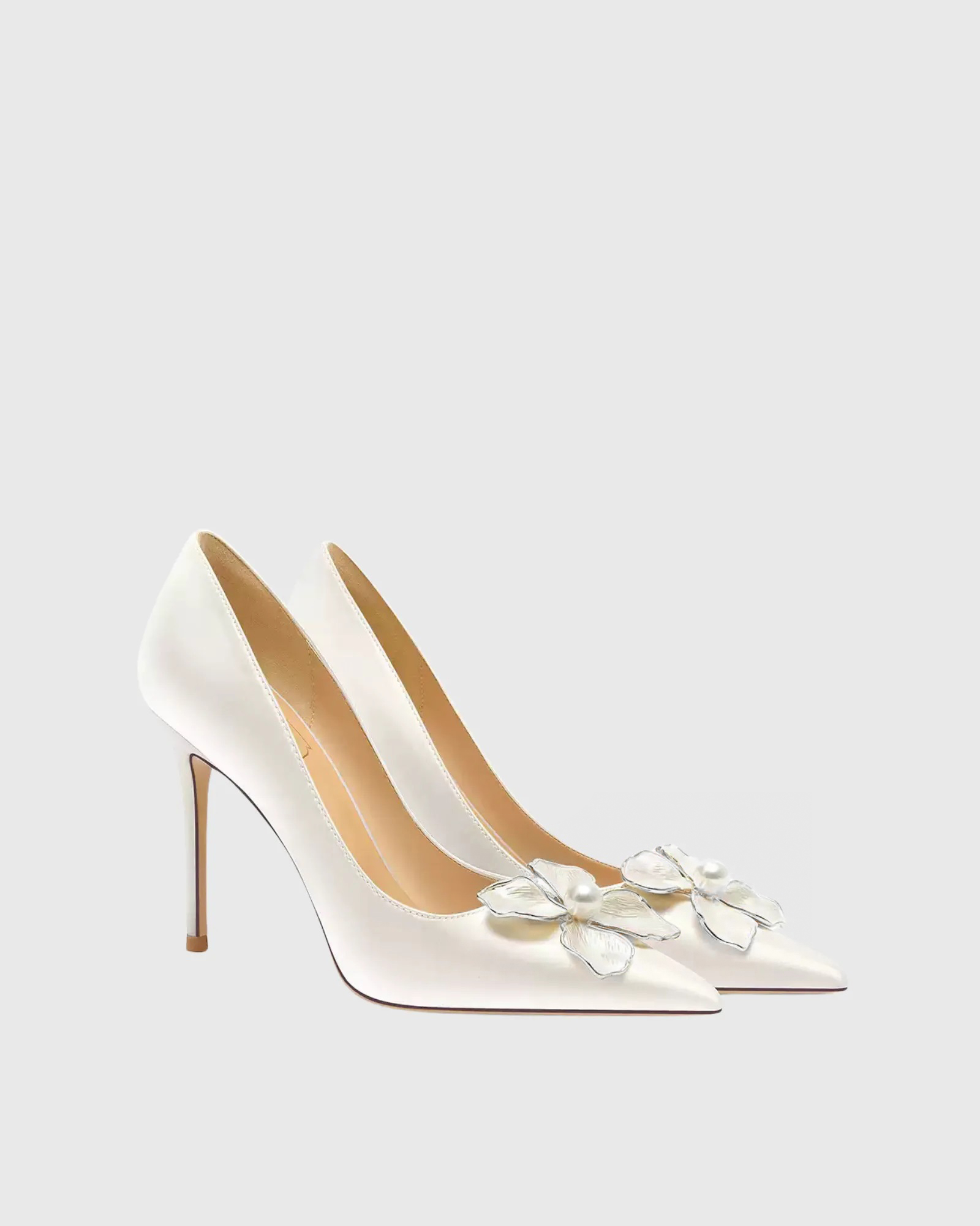 Bonnie Pearl Flower Pumps In White