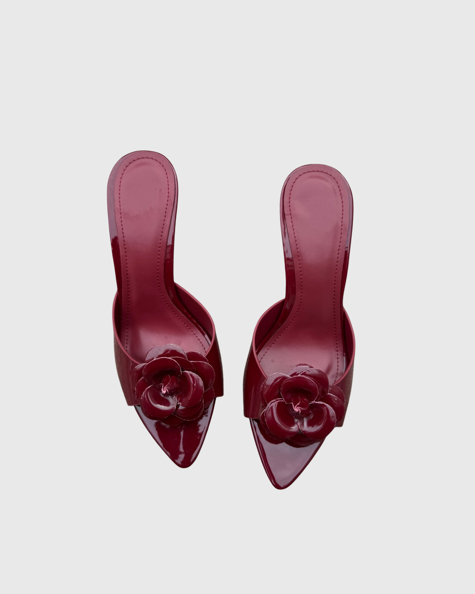 Mogia Flower Patent Leather Mules In Wine