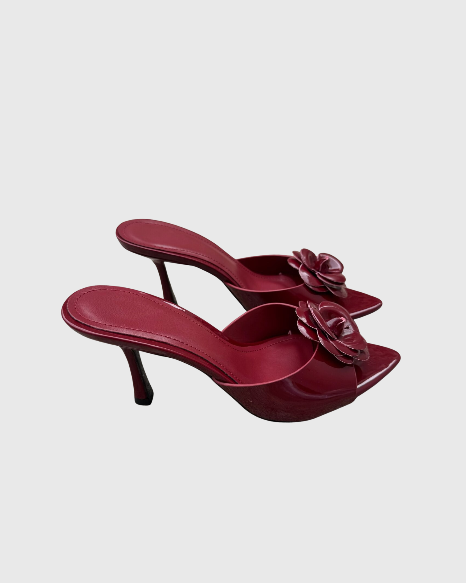 Mogia Flower Patent Leather Mules In Wine