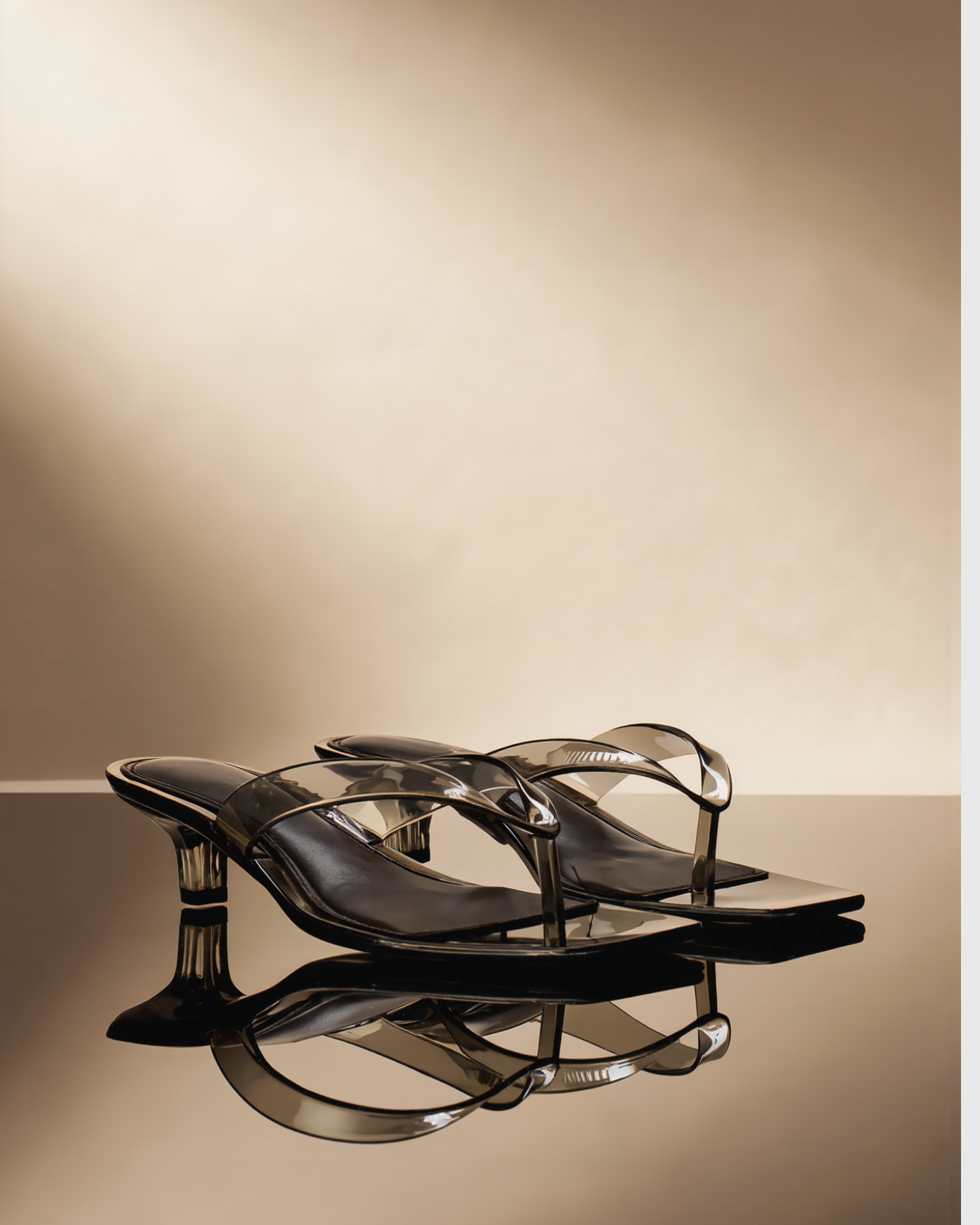 Izadi Thong Jelly kitten Heels In Black