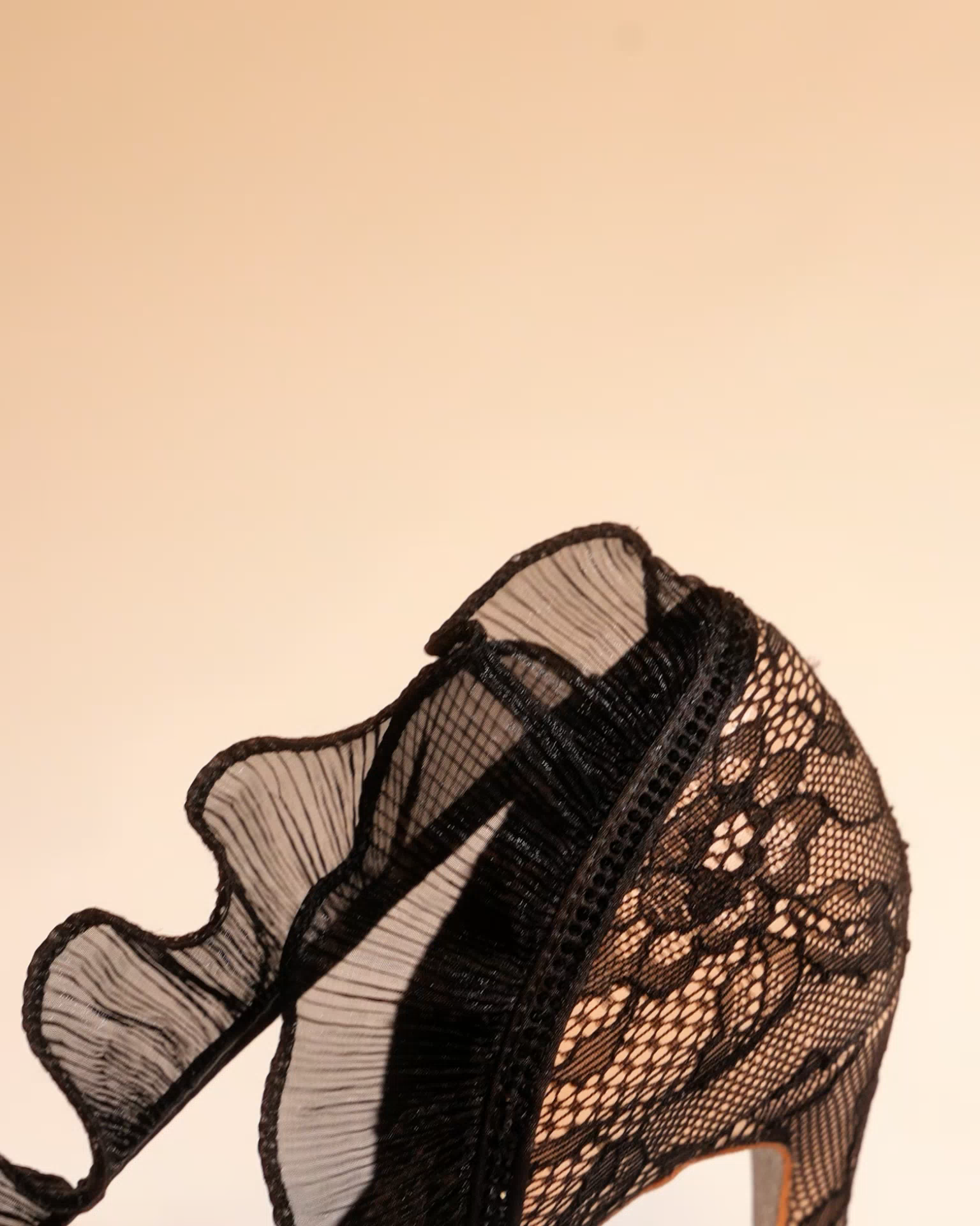 Hala Ruffle Lace Pumps In All Black