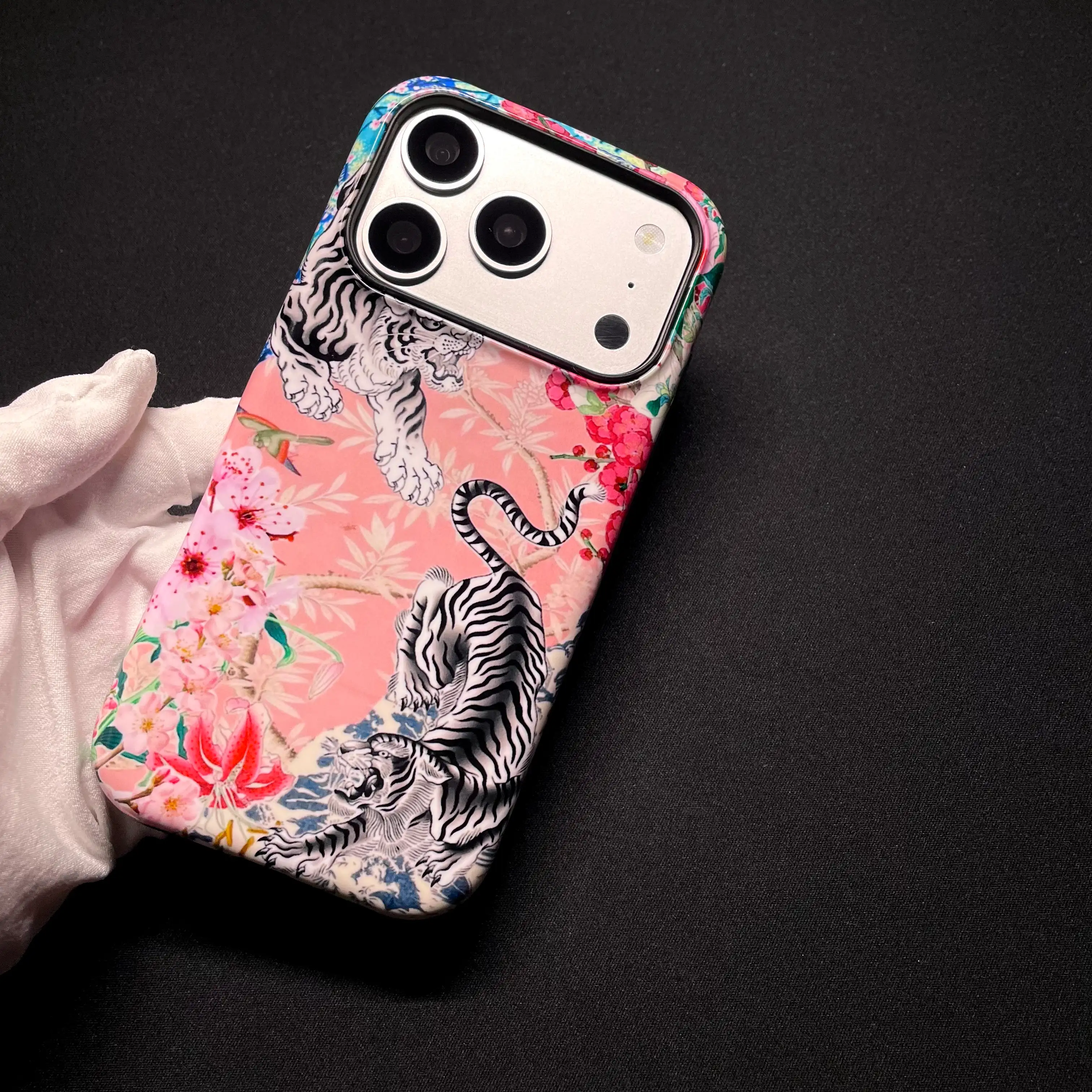 Bold Tiger & Soft Bloom