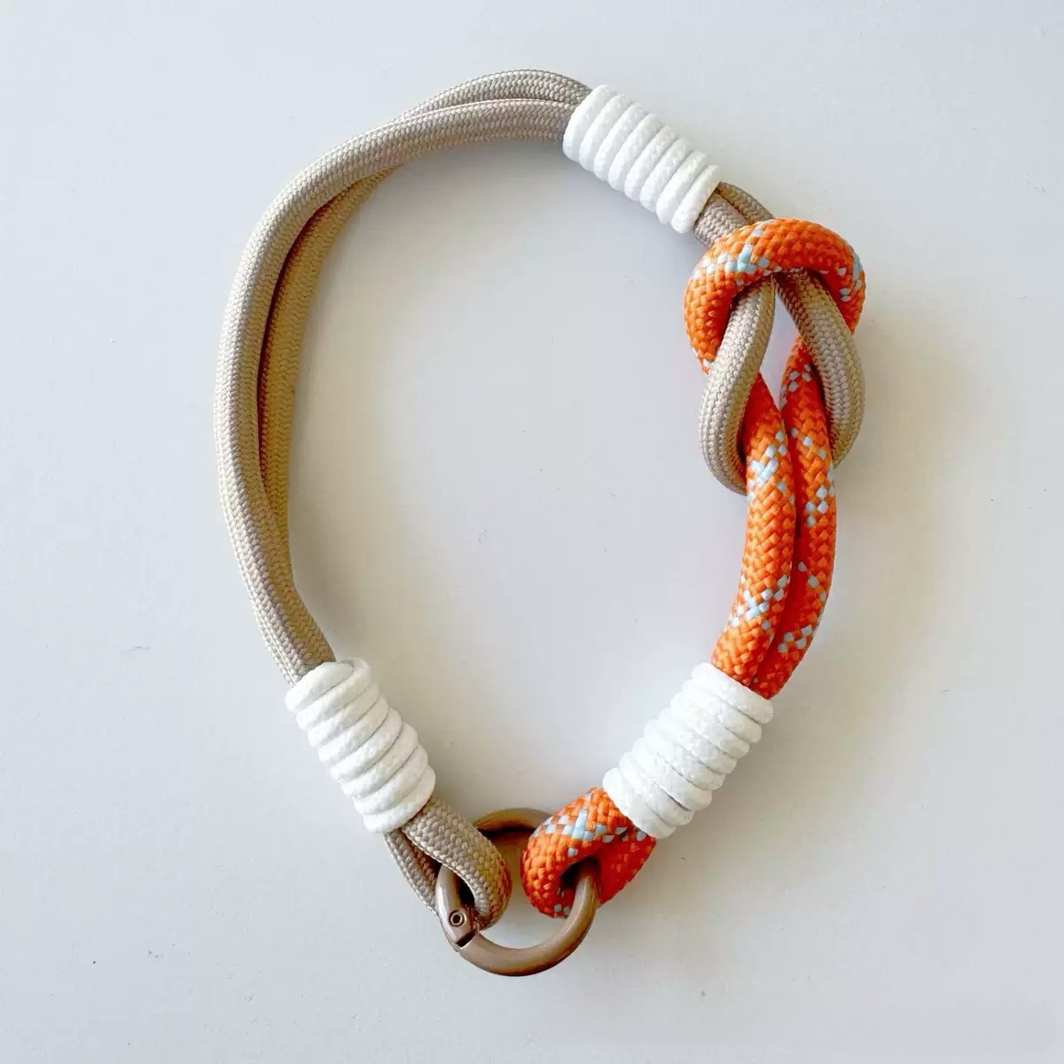 Color-block single-loop lanyard